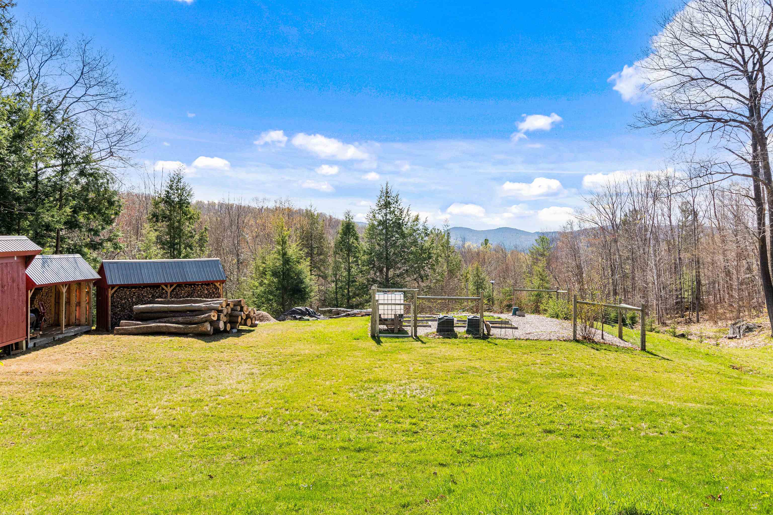 1011 Happy Hollow Road