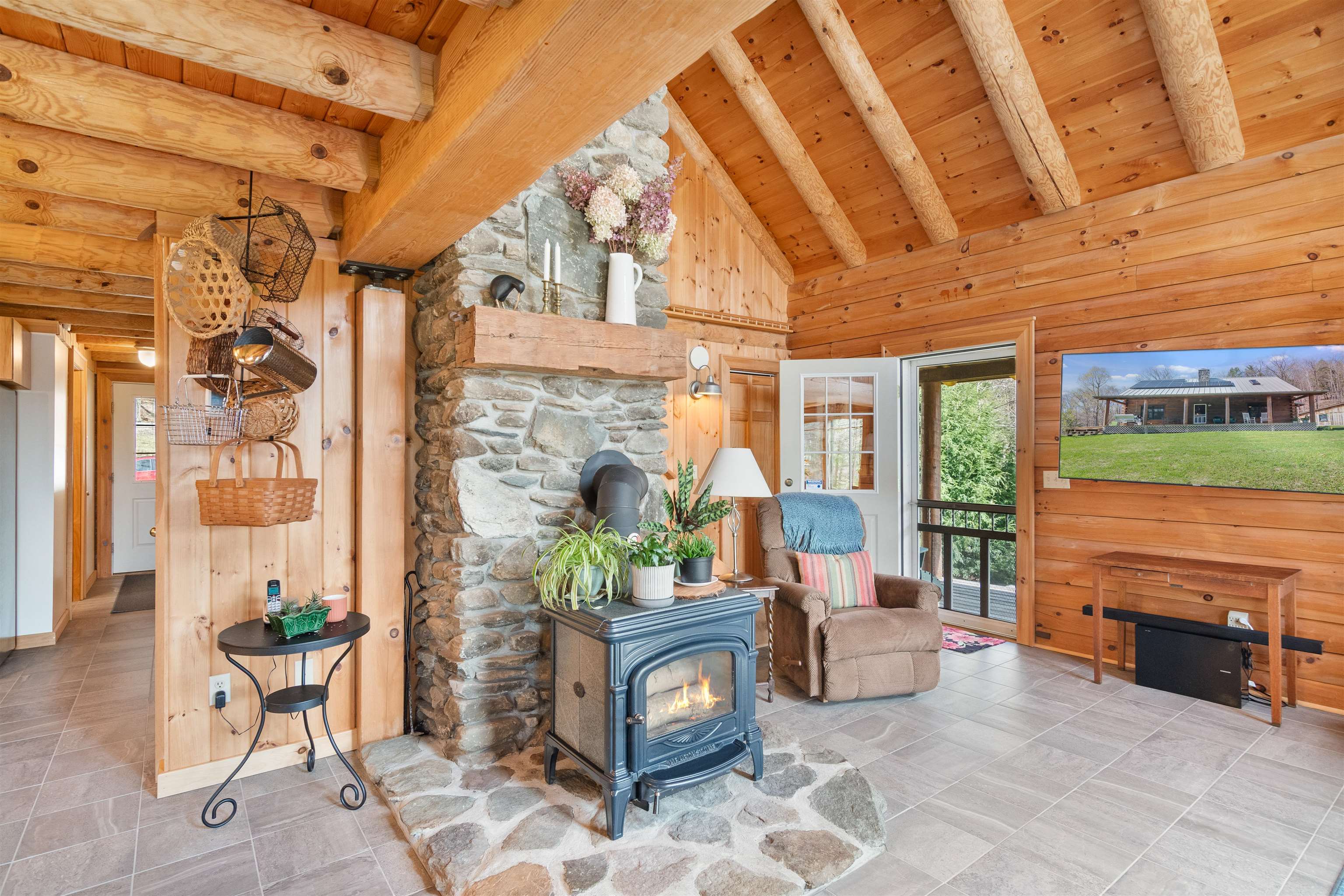 1011 Happy Hollow Road