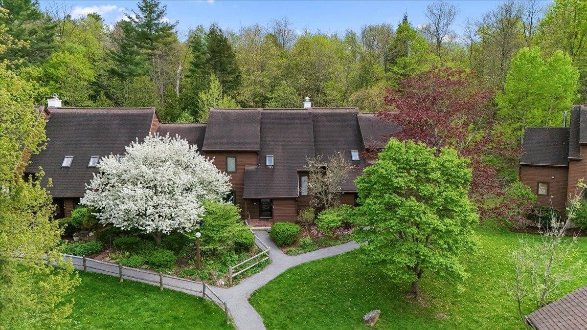 486 Acorn Lane Unit: L4