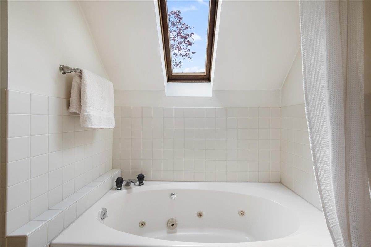 486 Acorn Lane Unit: L4