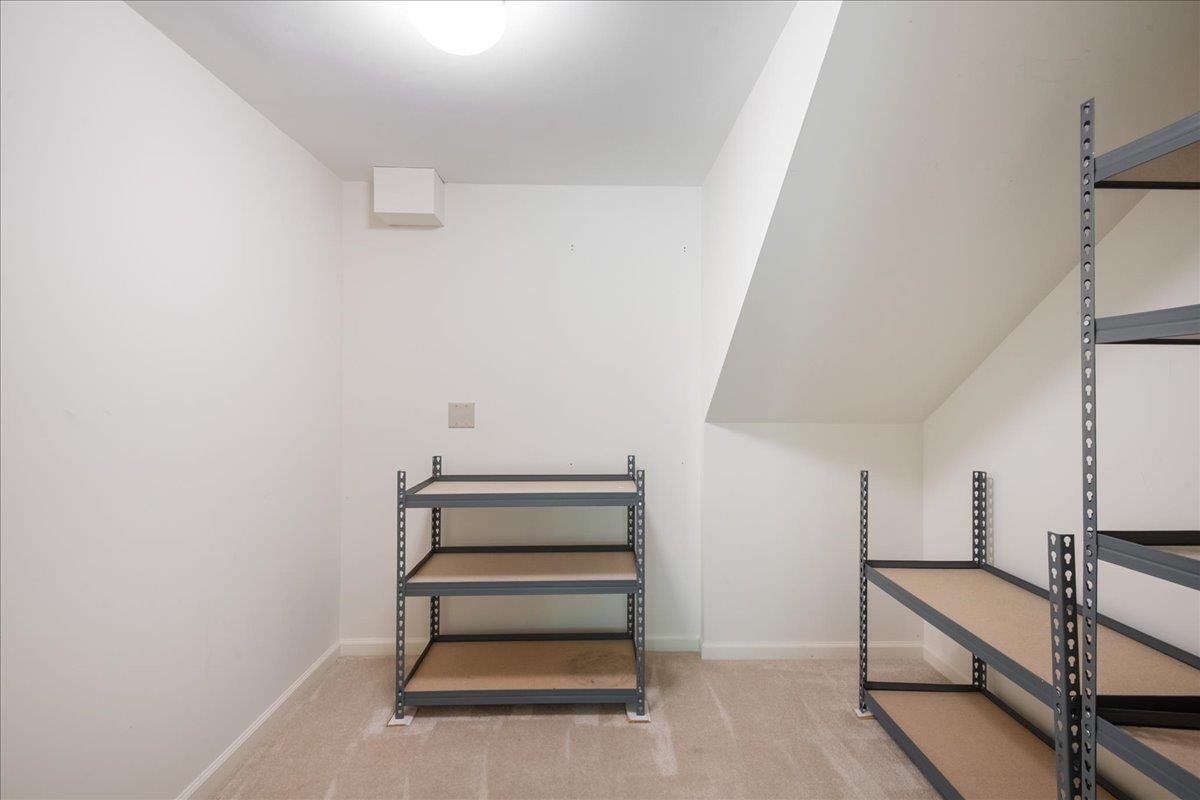 486 Acorn Lane Unit: L4
