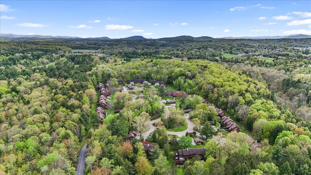 486 Acorn Lane Unit: L4