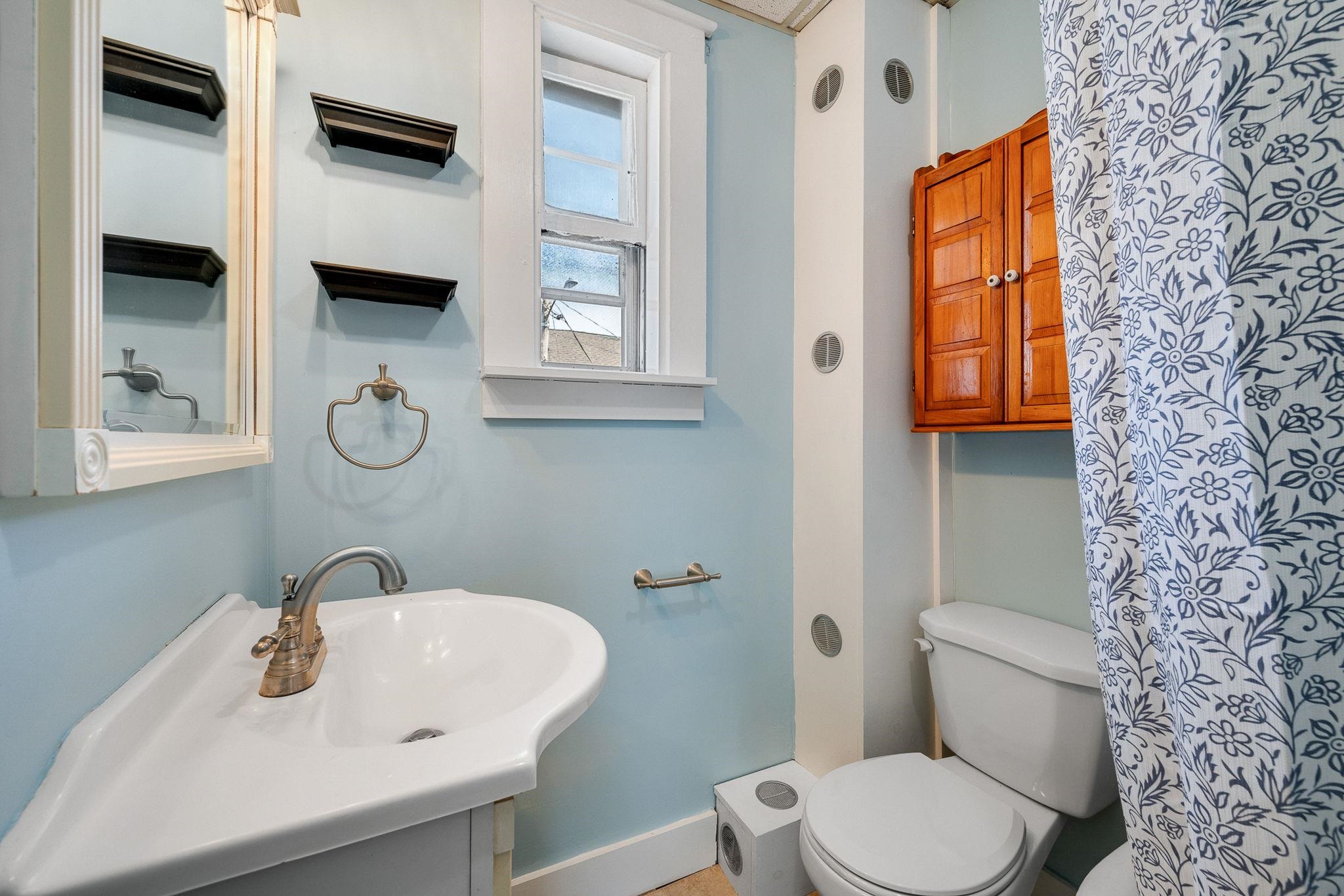 32 South Main Street Unit: 5