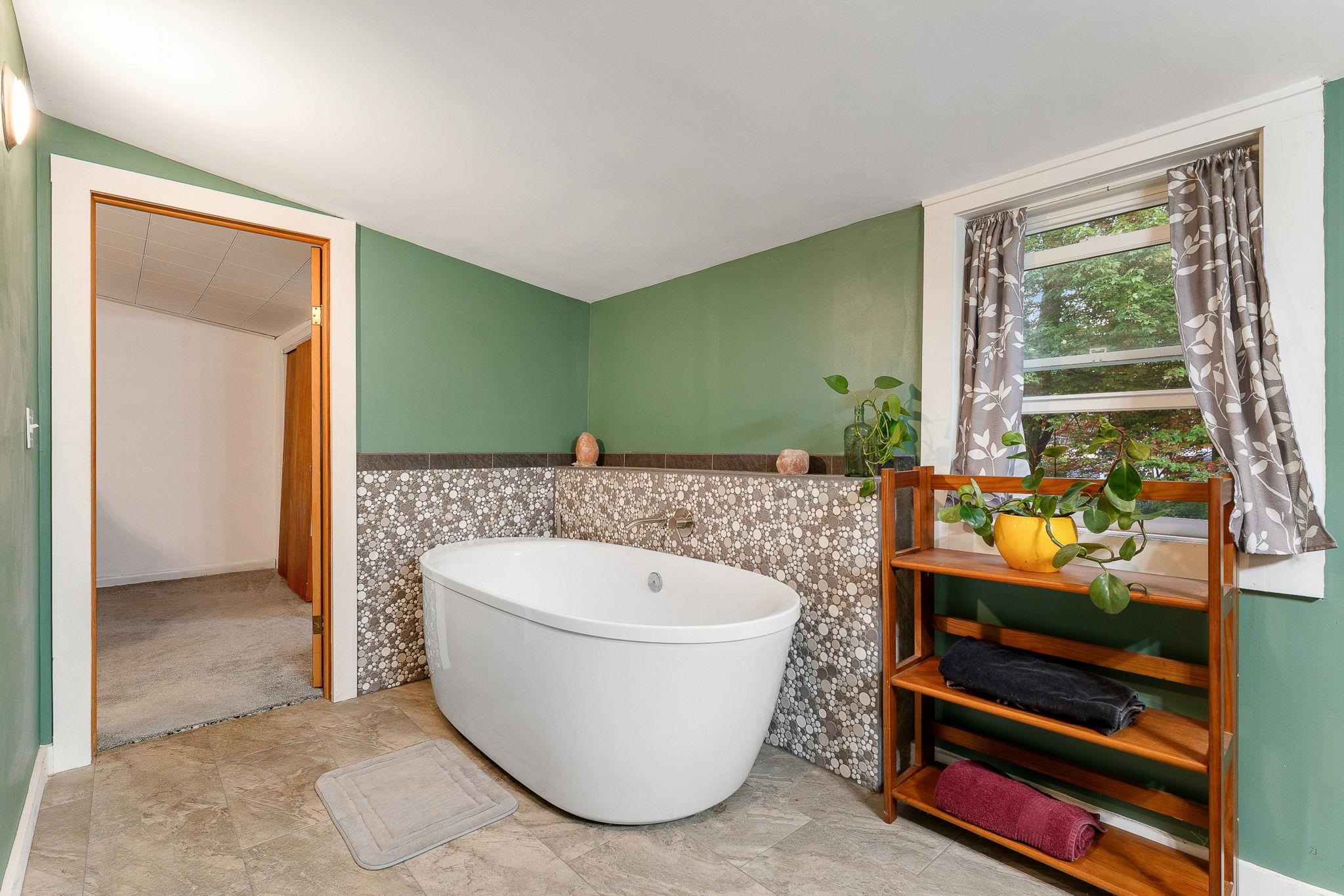 149 Woodbury Road