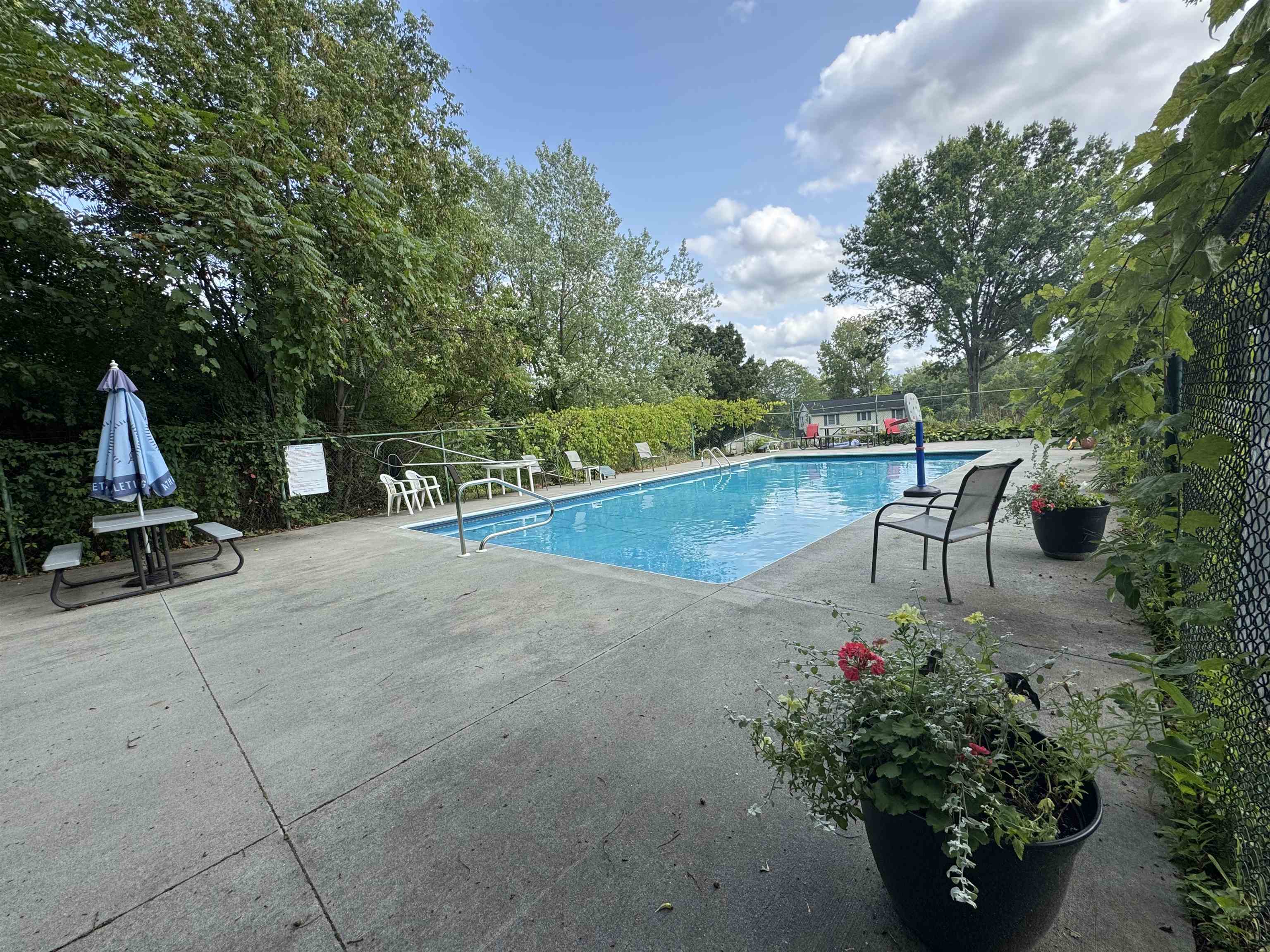 37 Mountain View Boulevard