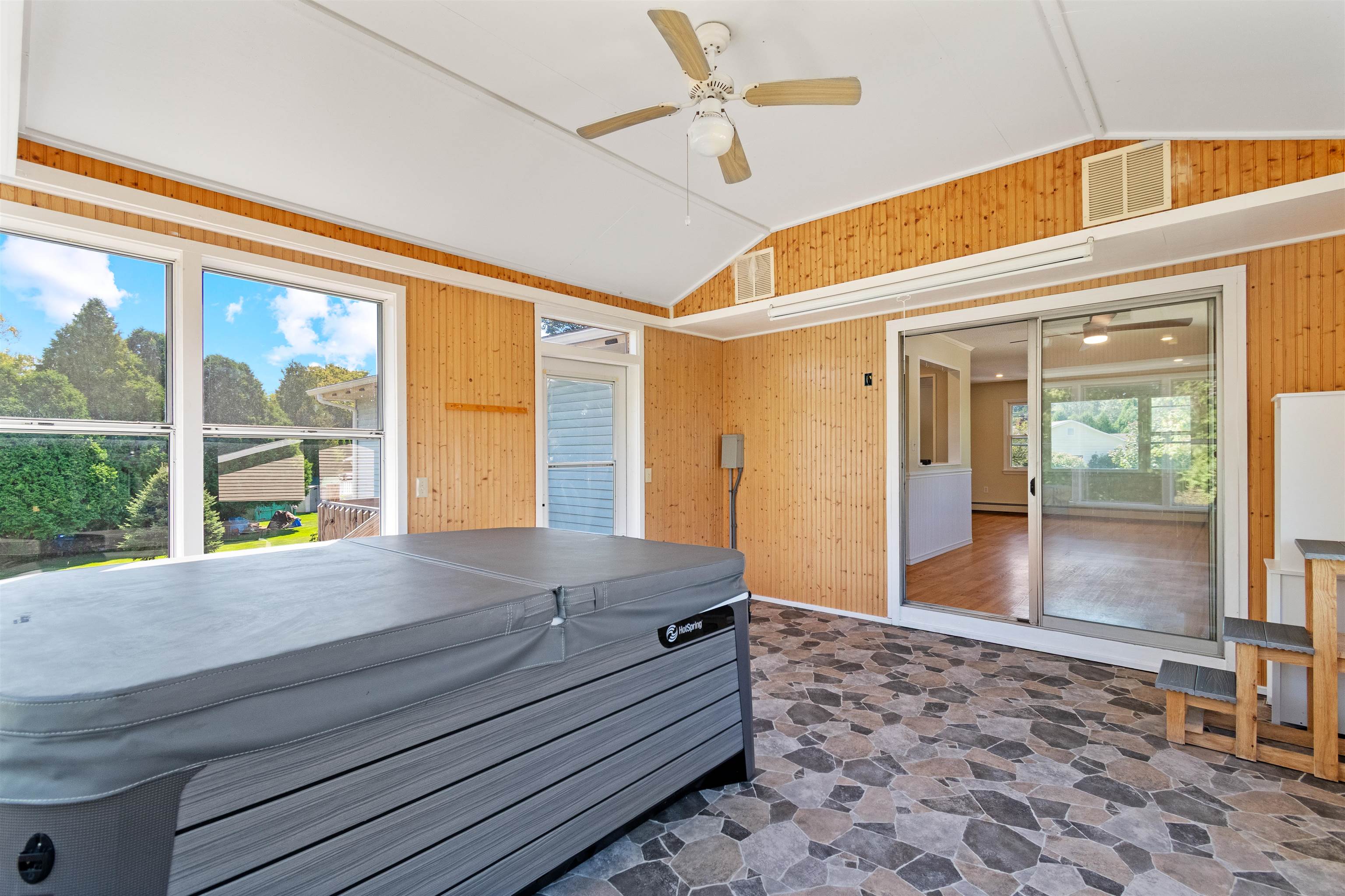 37 Mountain View Boulevard