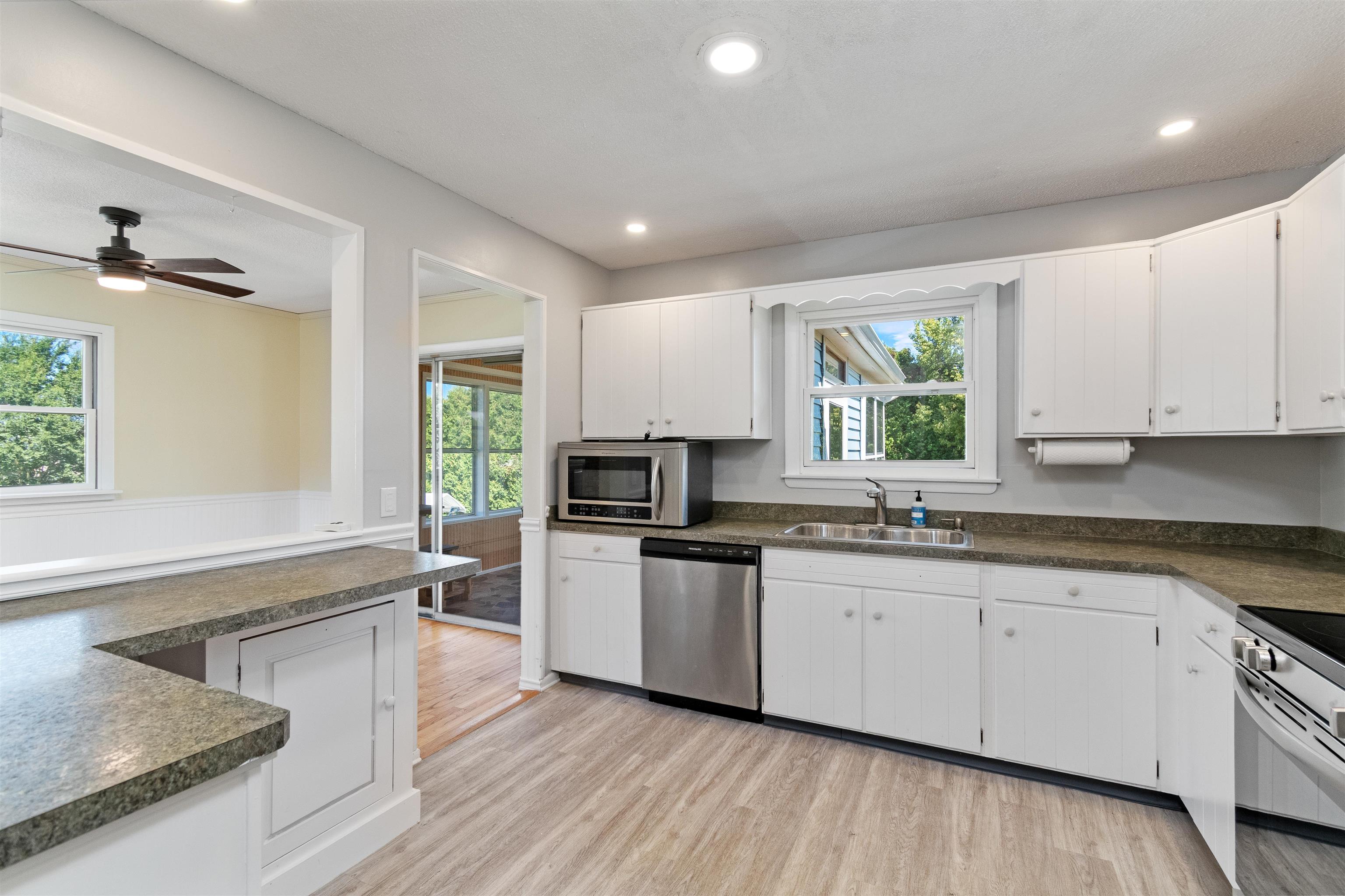 37 Mountain View Boulevard