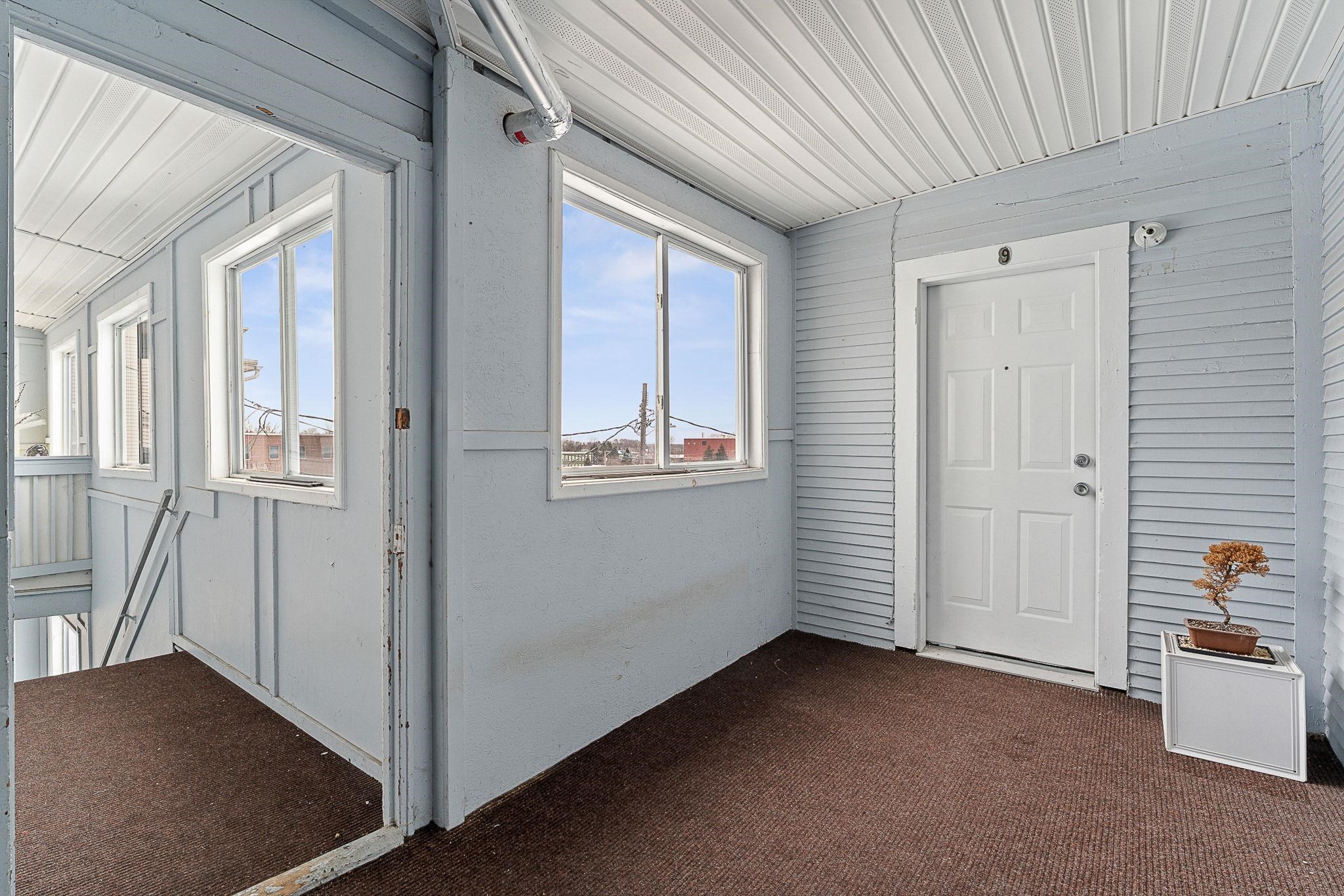 32 South Main Street Unit: 9