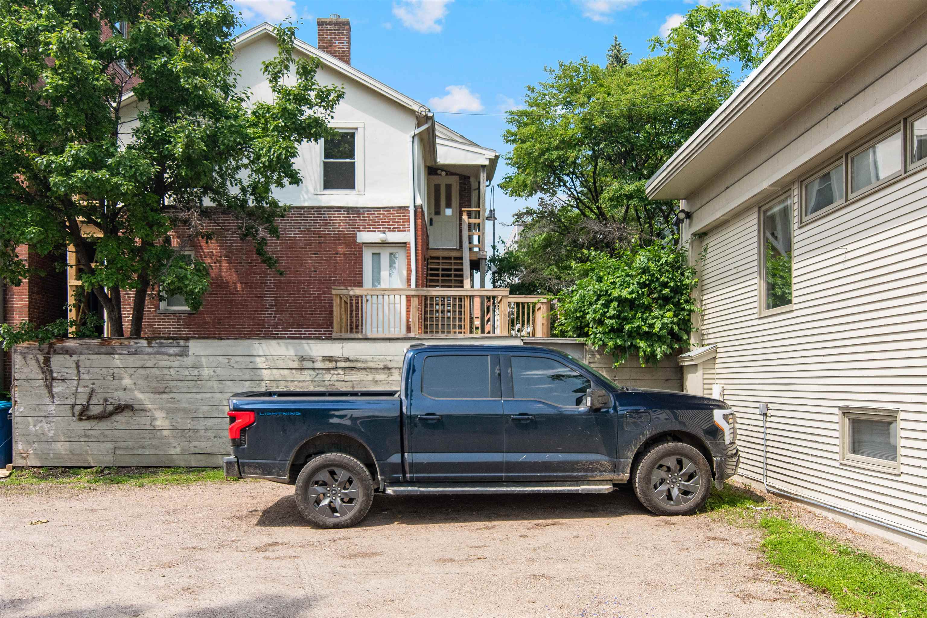 89 College Street Unit: Unit A-2