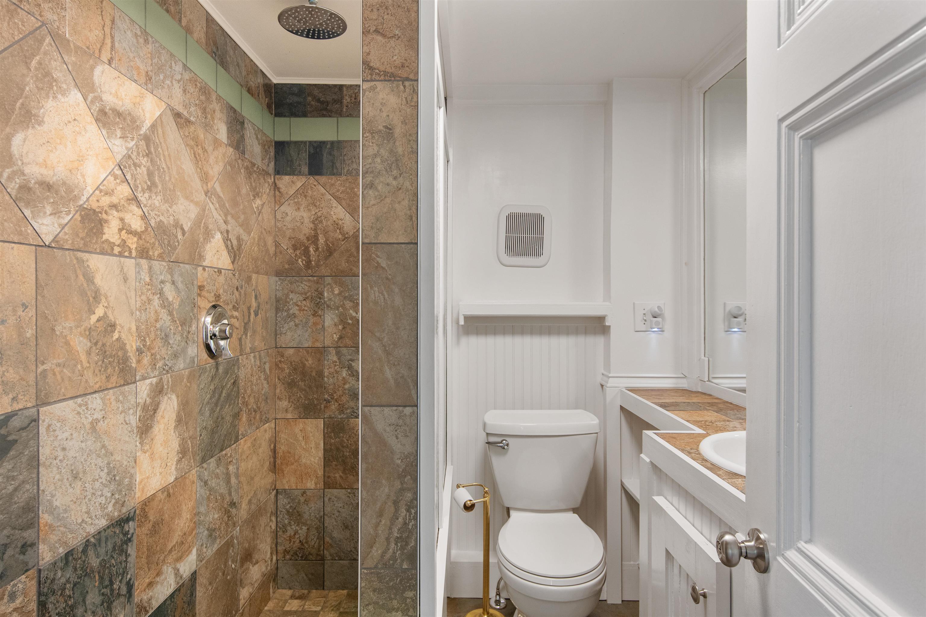 89 College Street Unit: Unit A-2