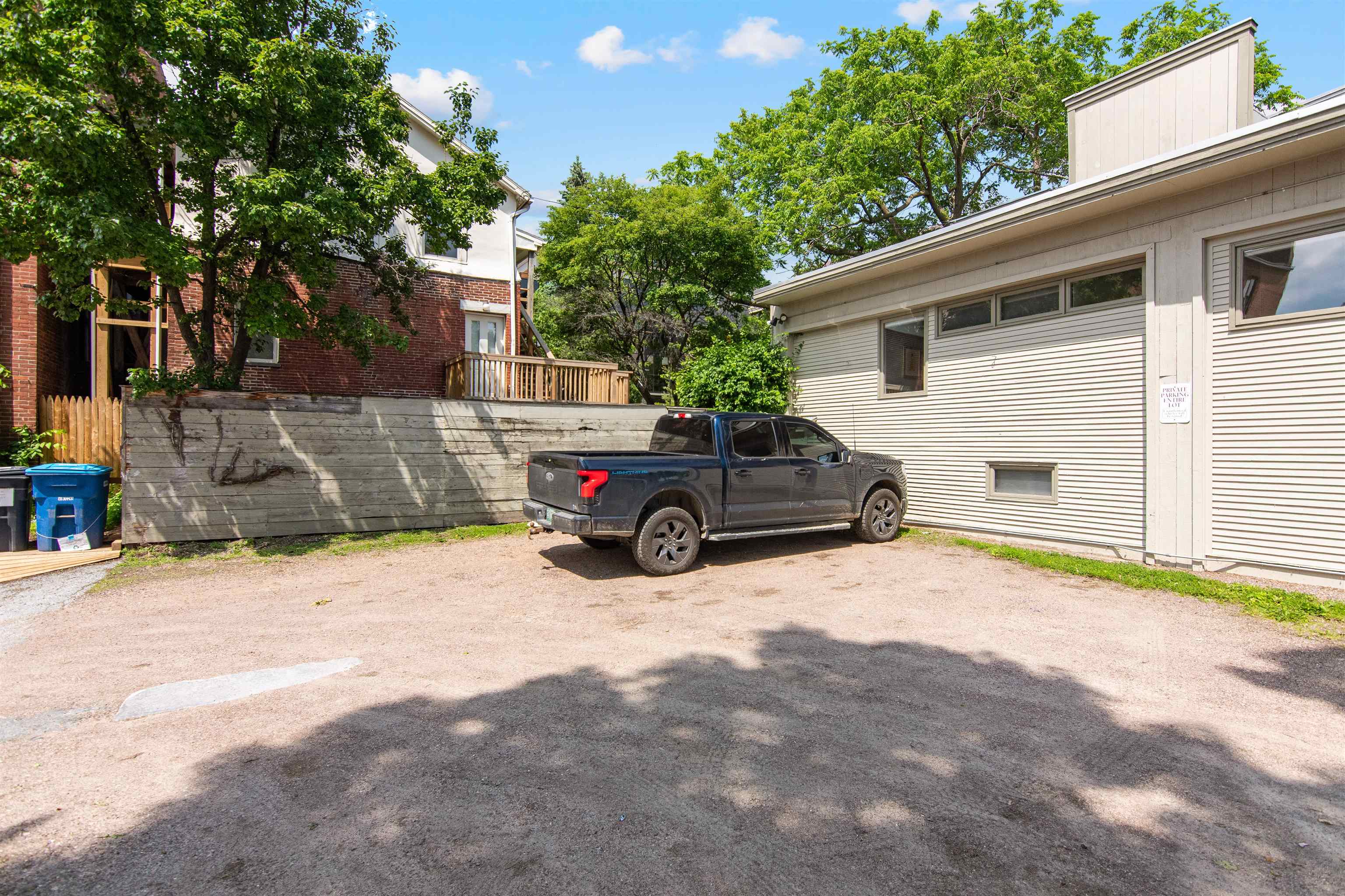 89 College Street Unit: Unit A-2