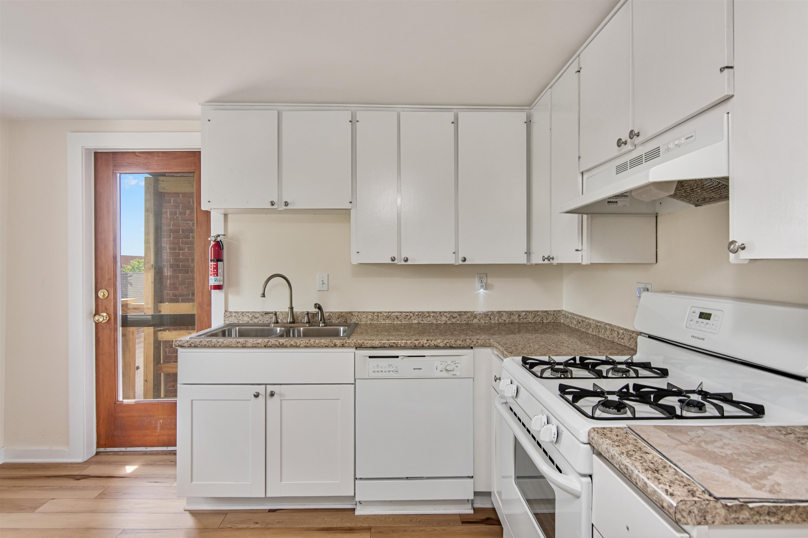 89 College Street Unit: Unit A-2