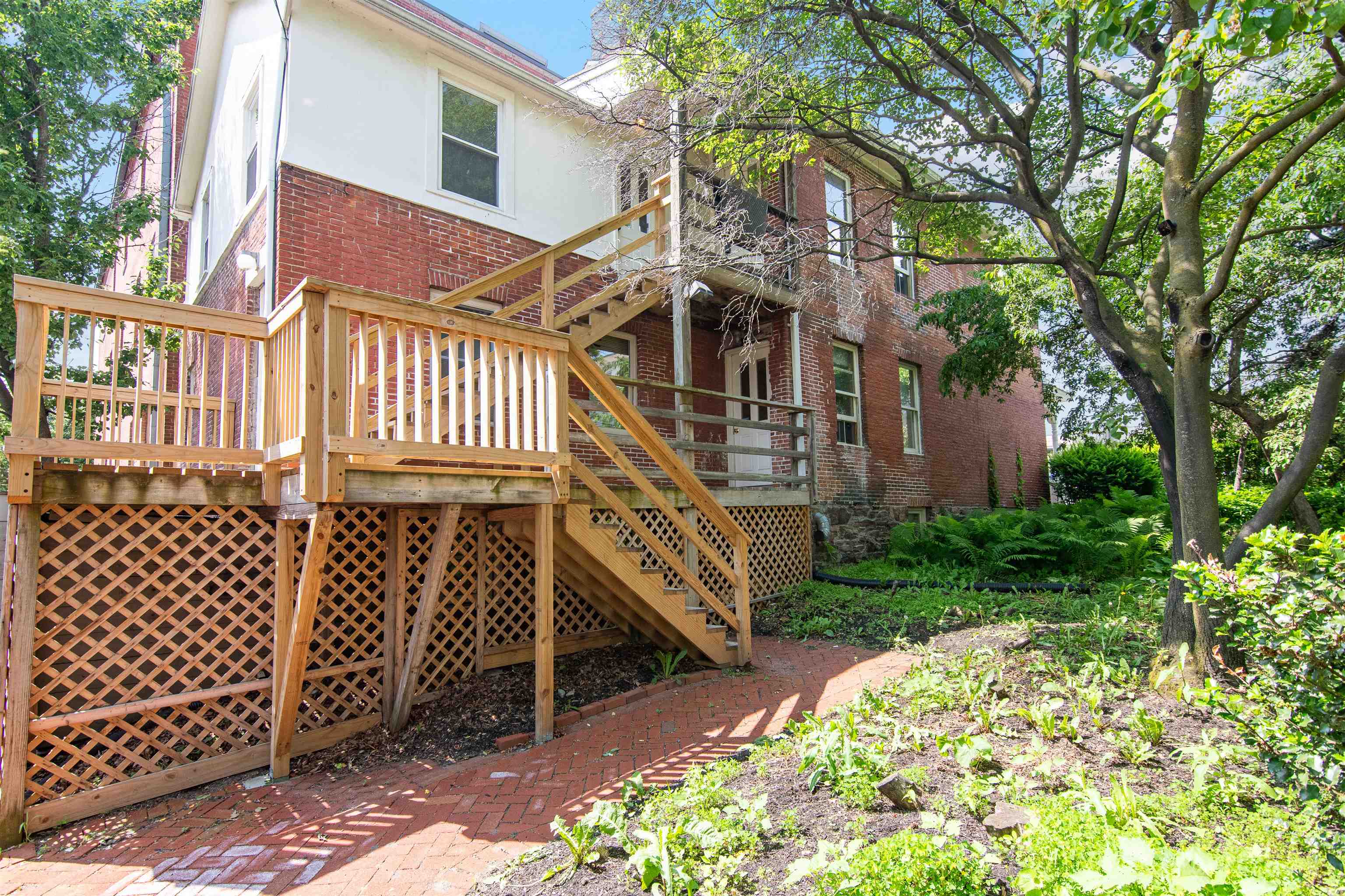 89 College Street Unit: Unit A-2