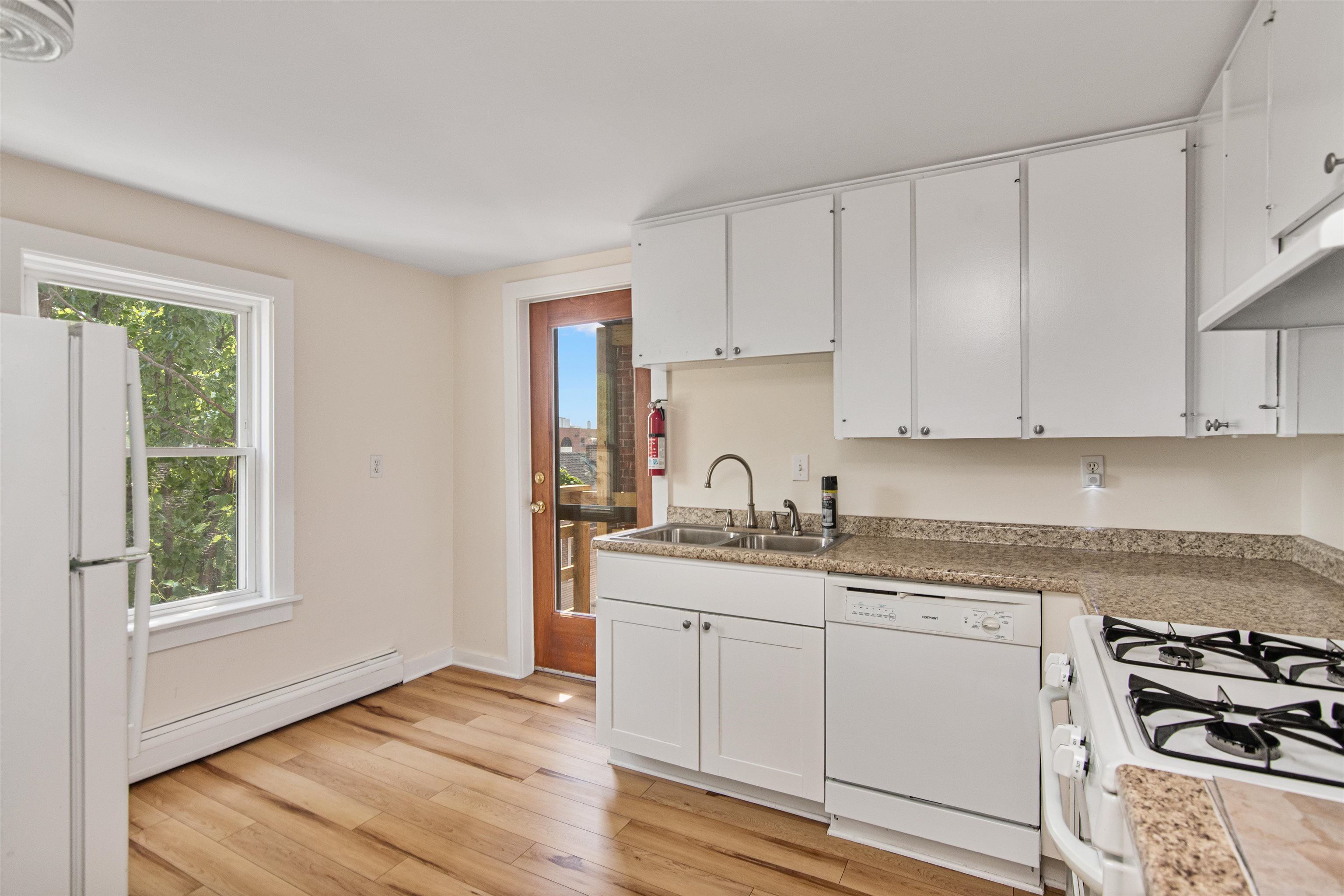 89 College Street Unit: Unit A-2