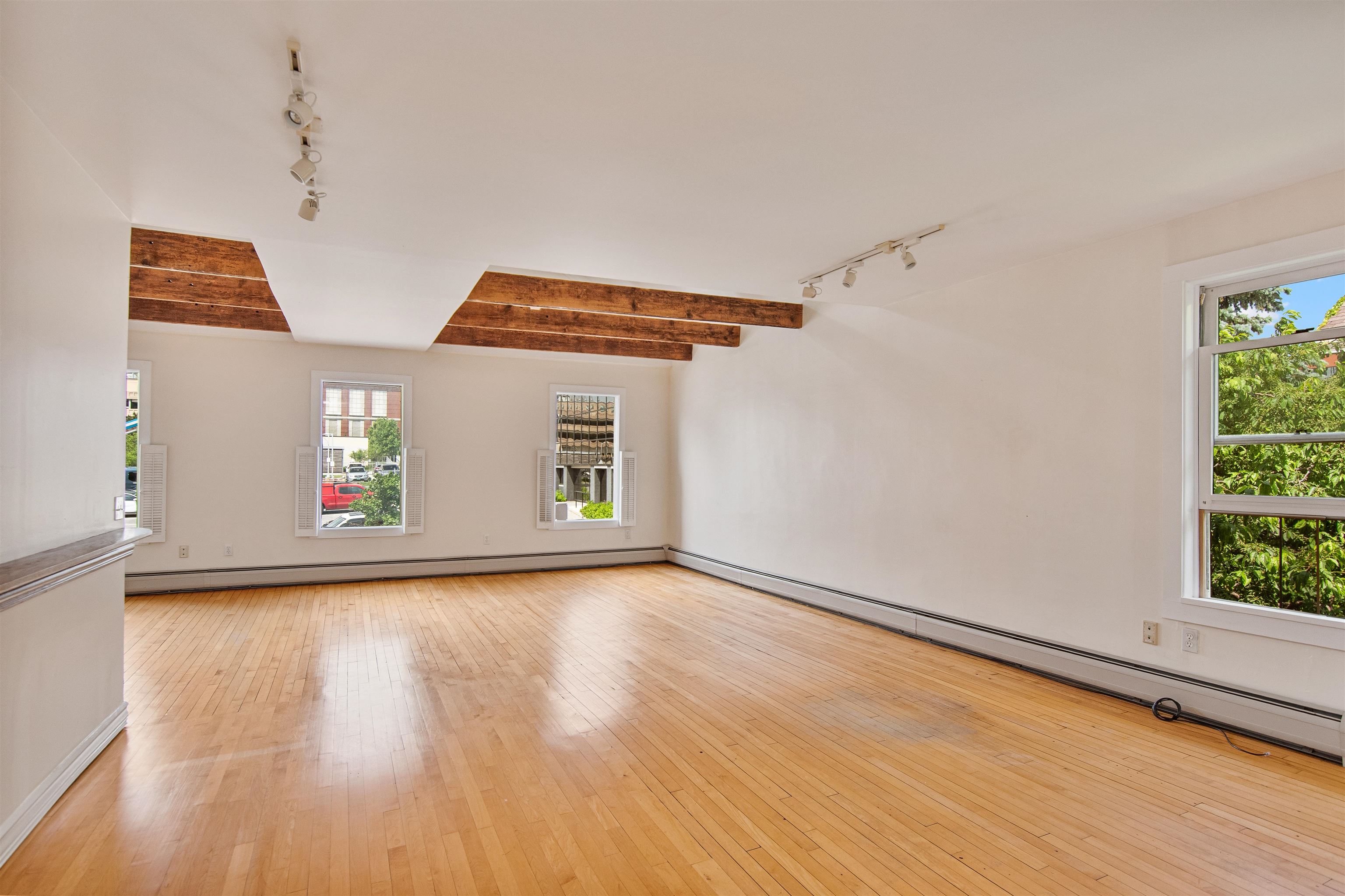 89 College Street Unit: Unit A-2