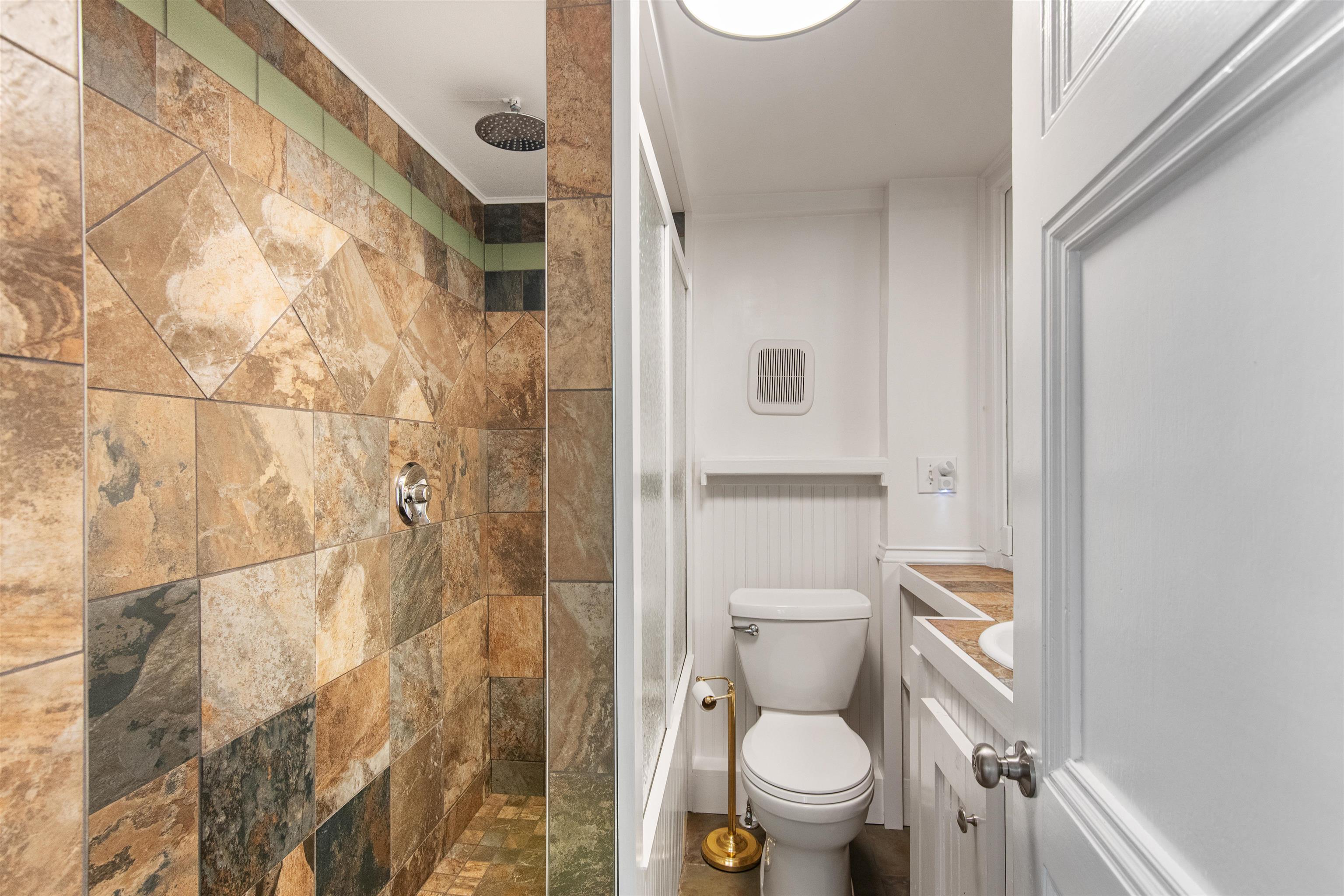 89 College Street Unit: Unit A-2