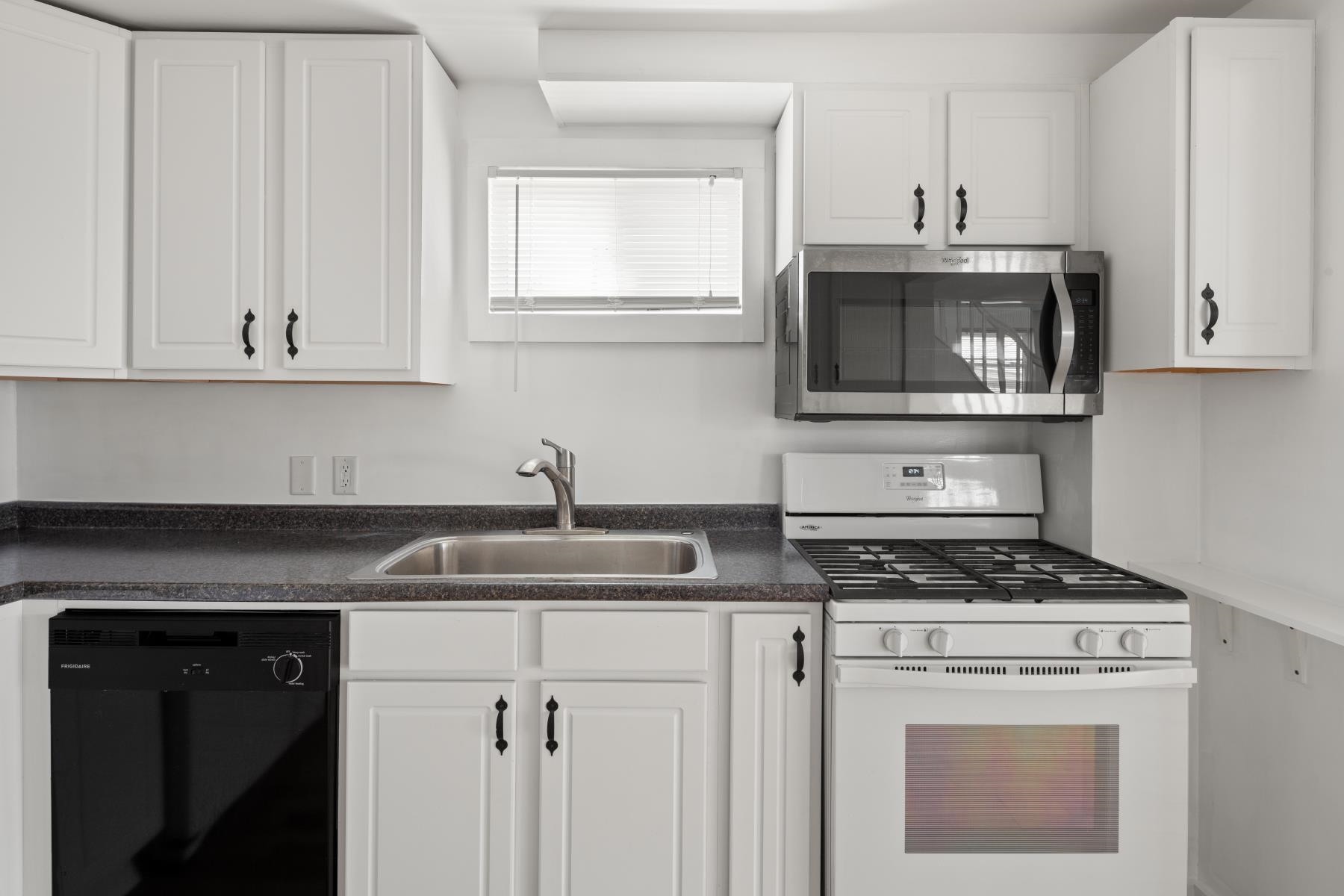 922 East Lakeshore Drive