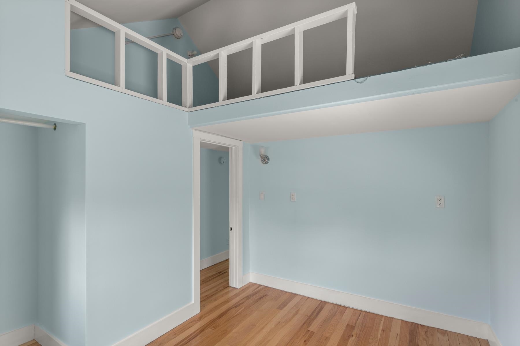 922 East Lakeshore Drive