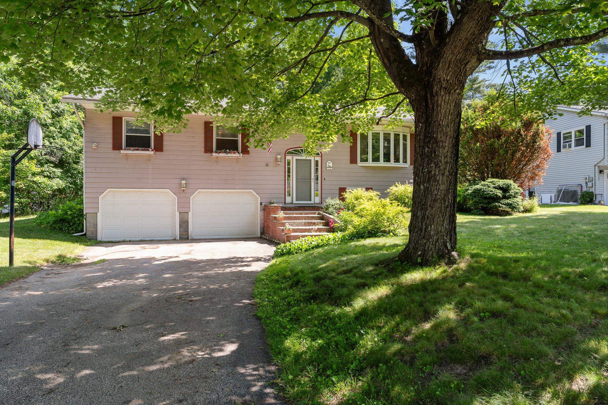 10 Logwood Circle