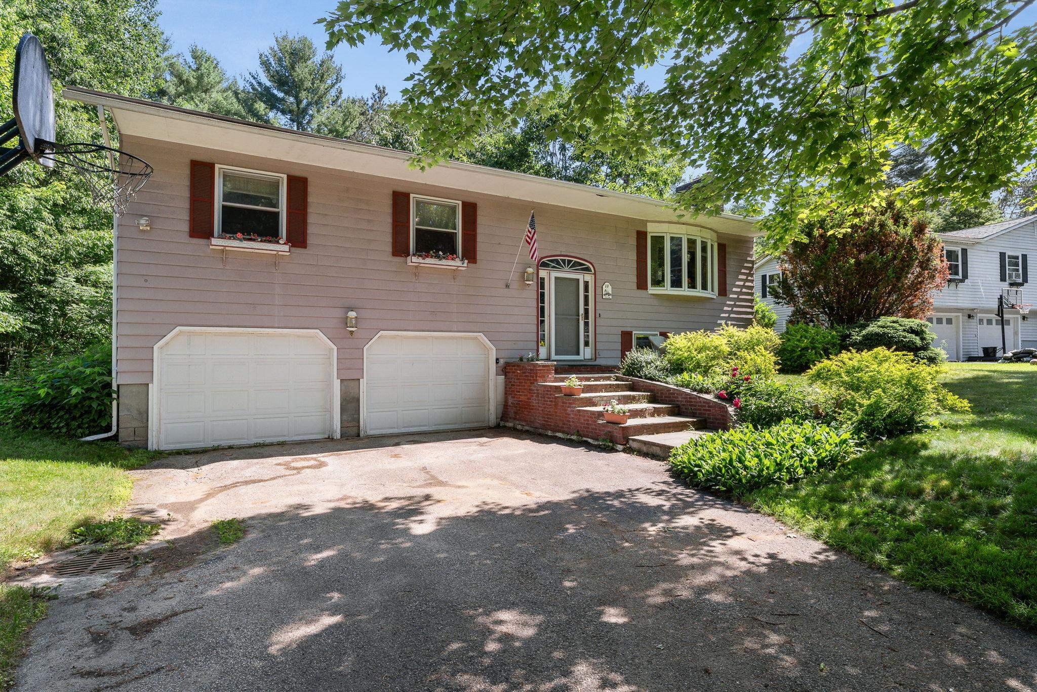 10 Logwood Circle