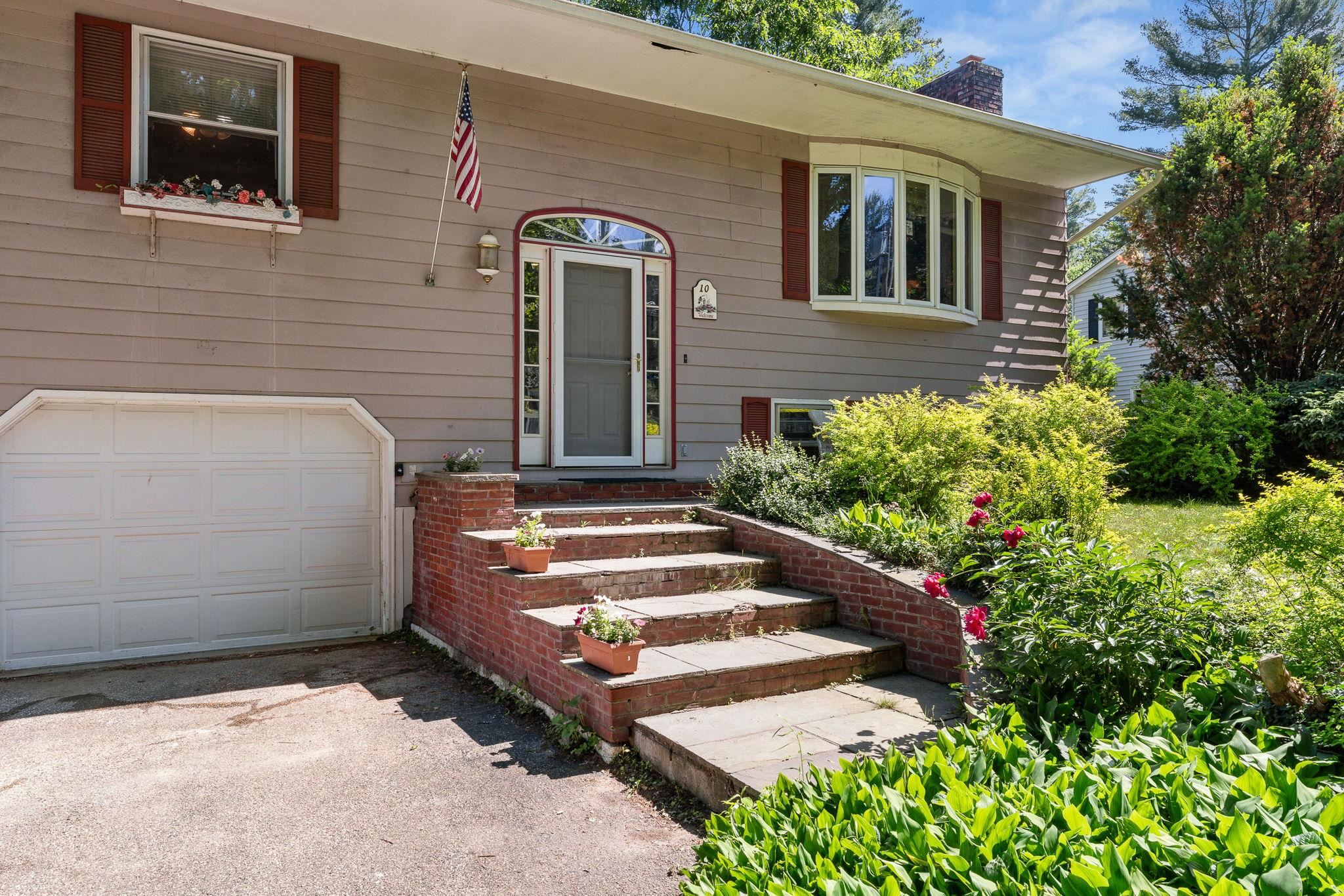 10 Logwood Circle