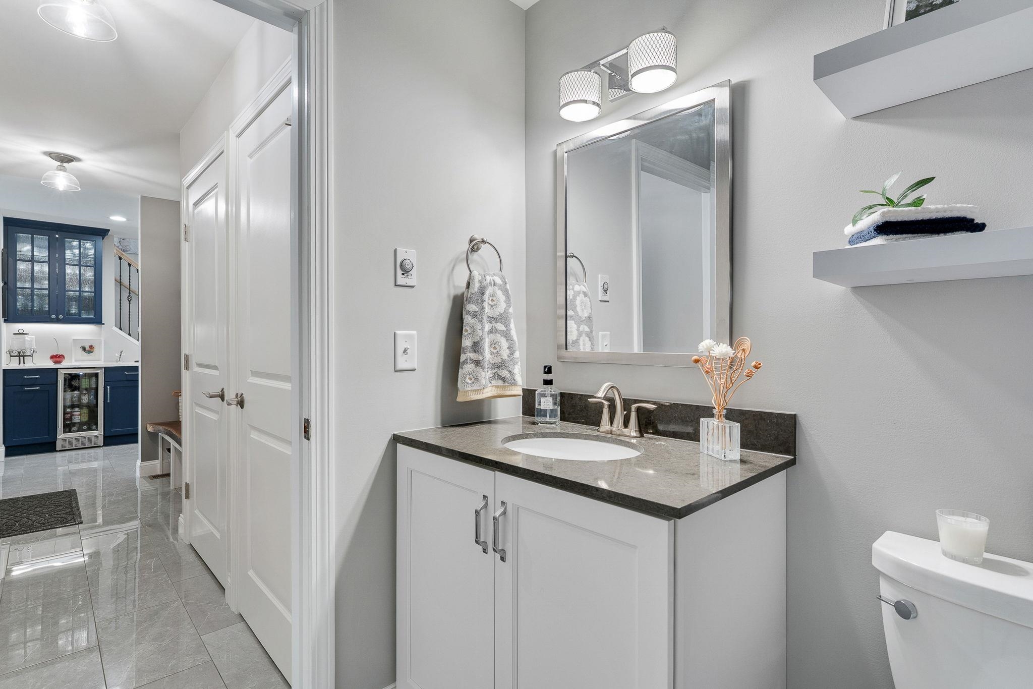 28 B Black Walnut Lane Unit: 28-B