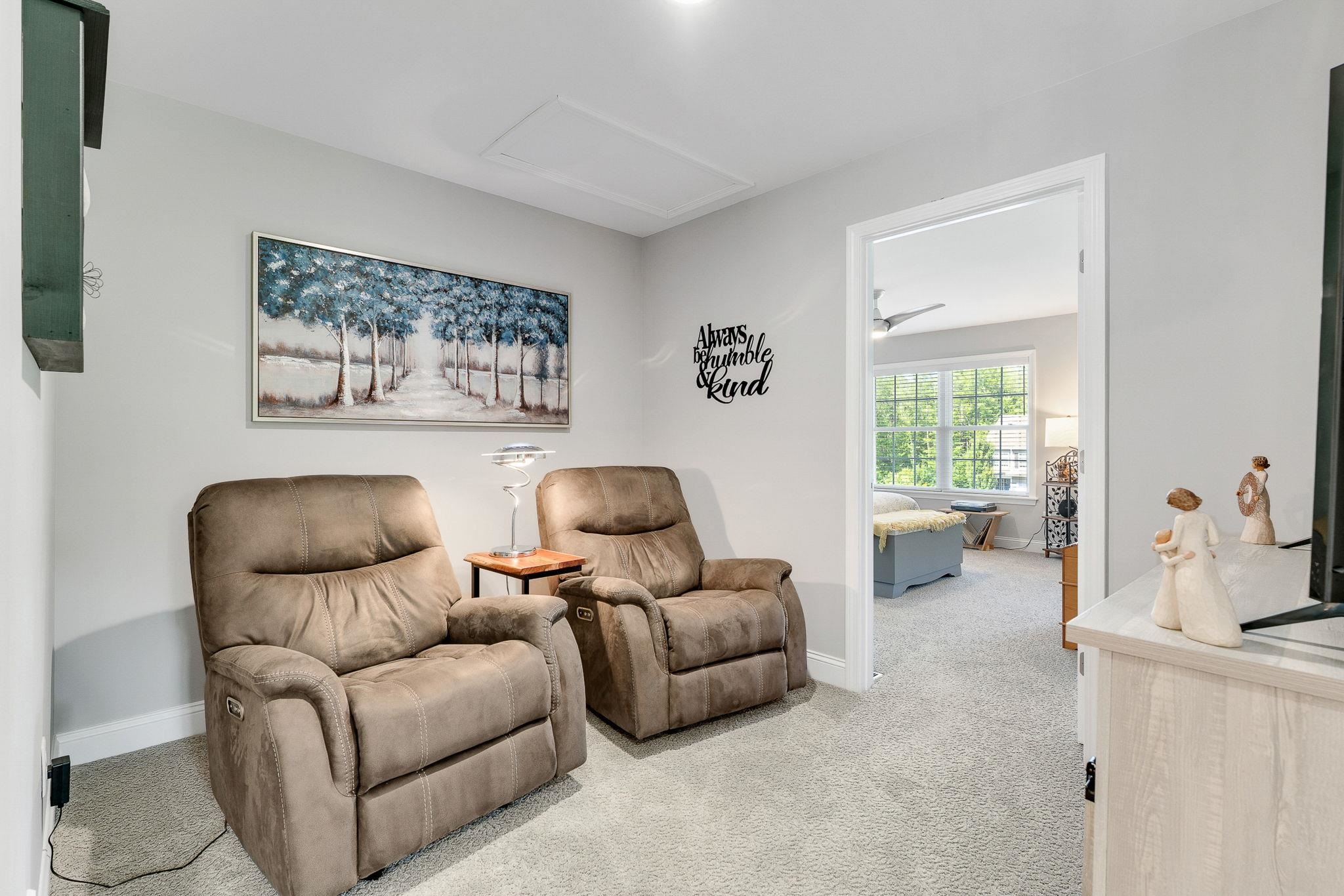 28 B Black Walnut Lane Unit: 28-B