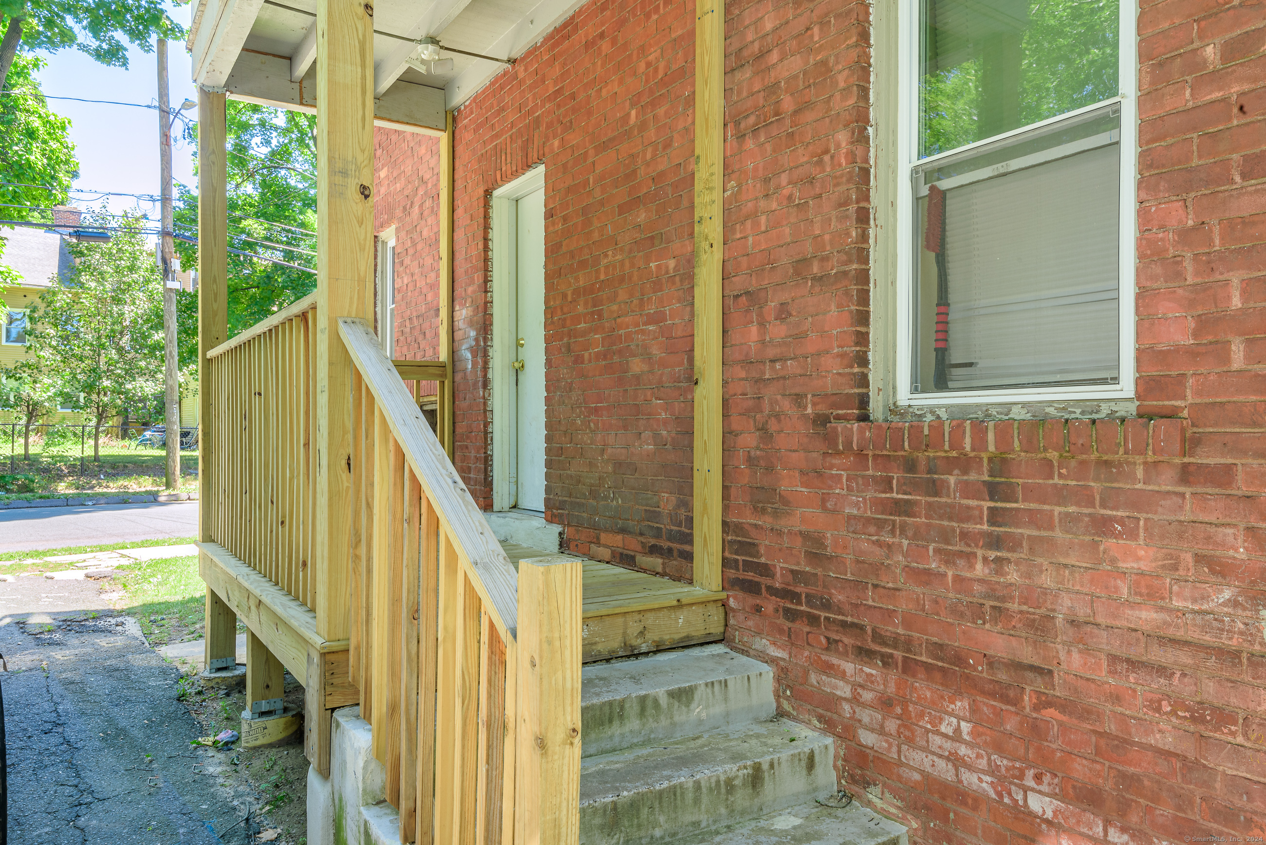 483 Edgewood Street