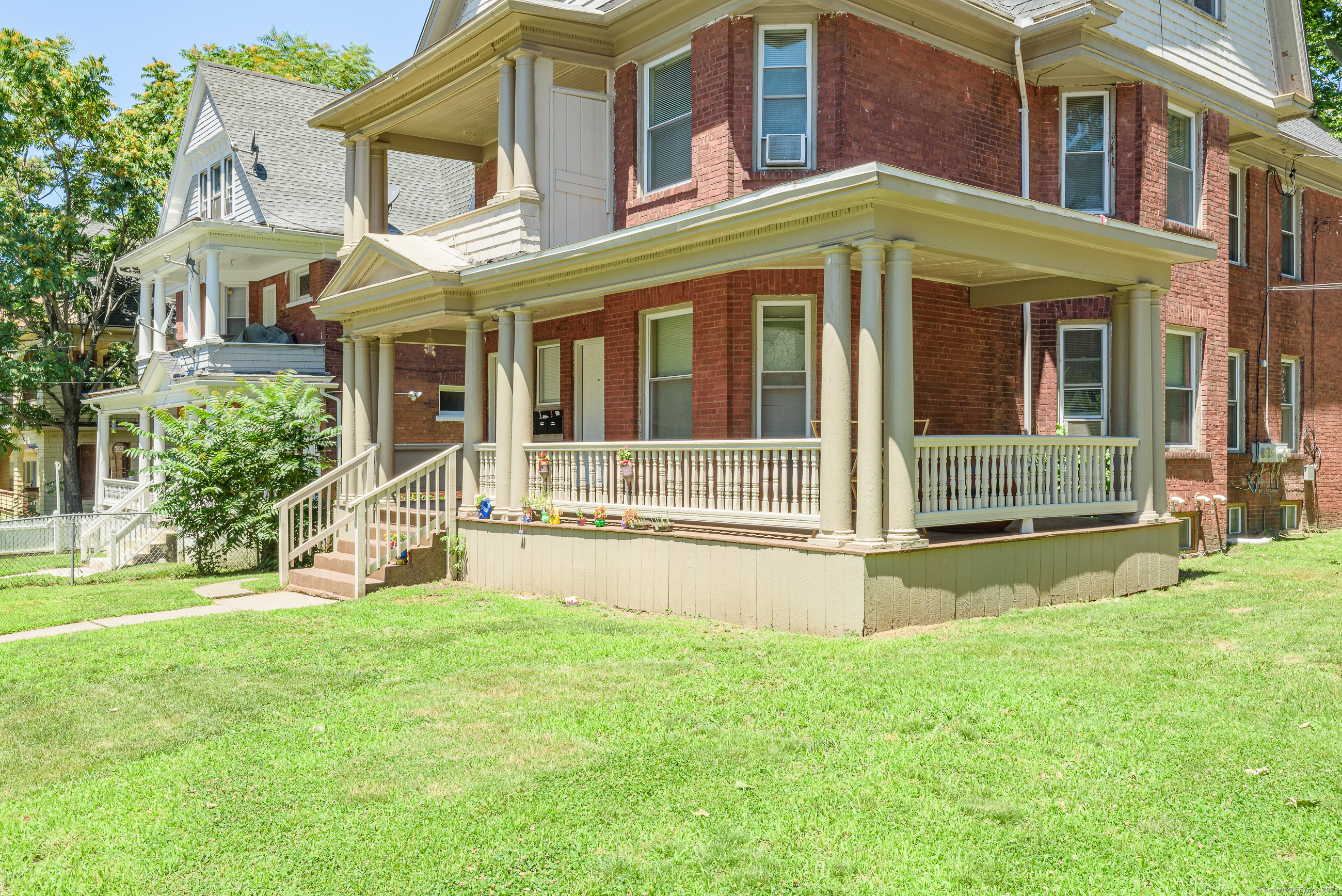 483 Edgewood Street
