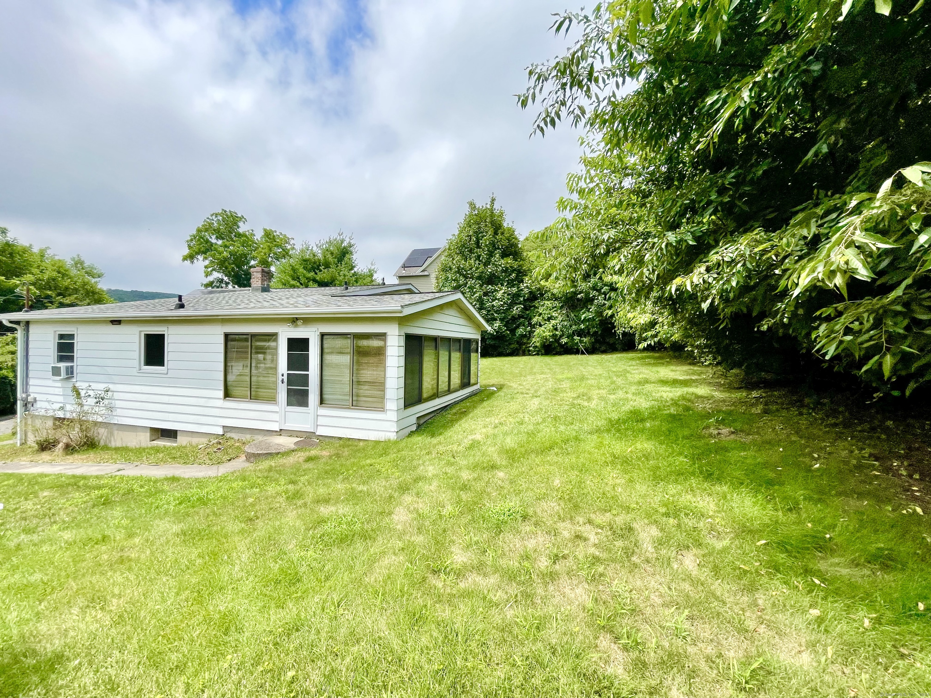 25 Marshall Avenue