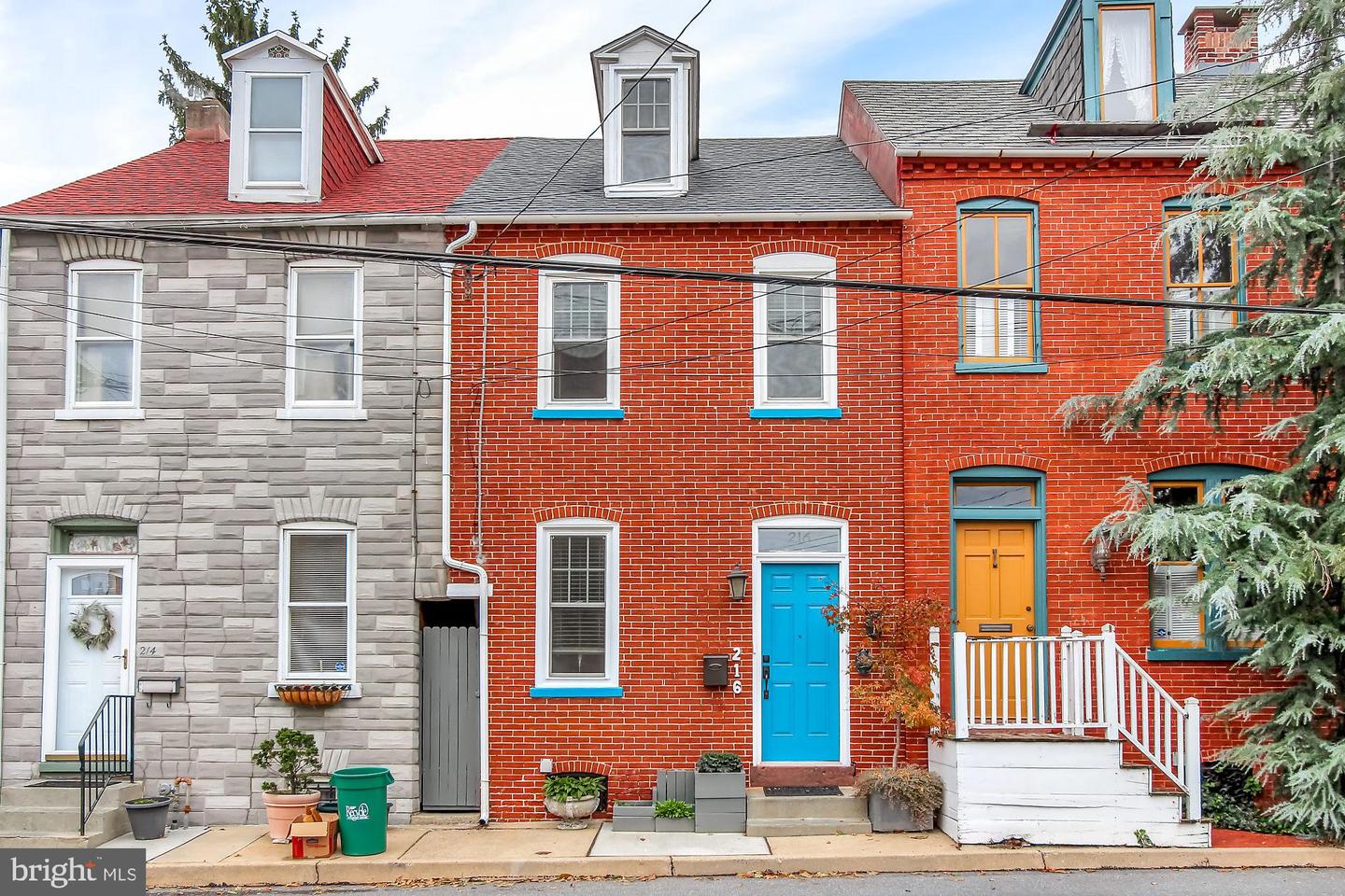 216 N Arch St