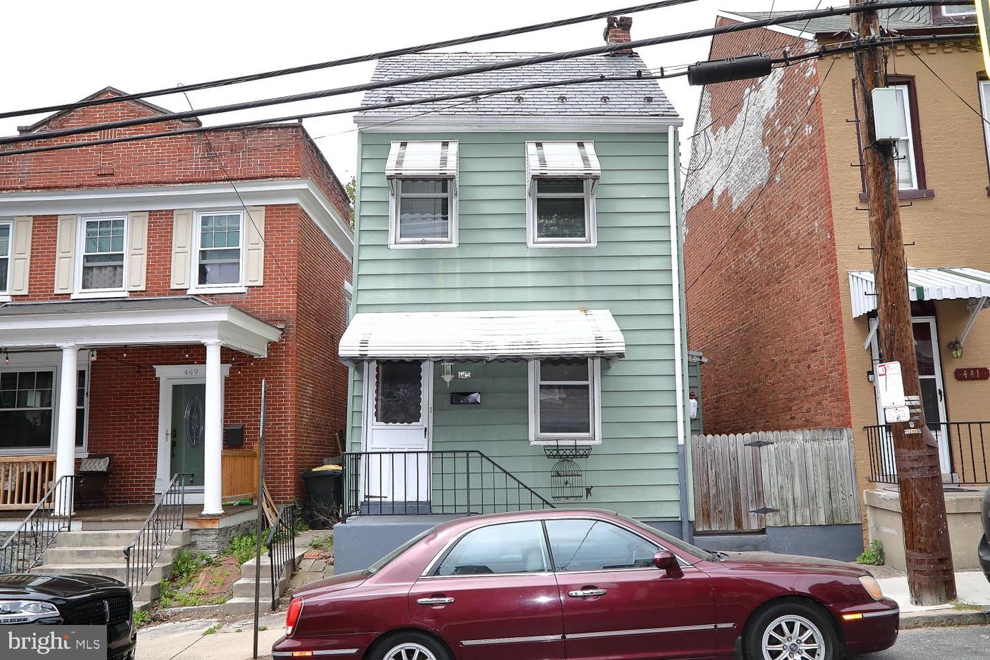 445 W Vine St