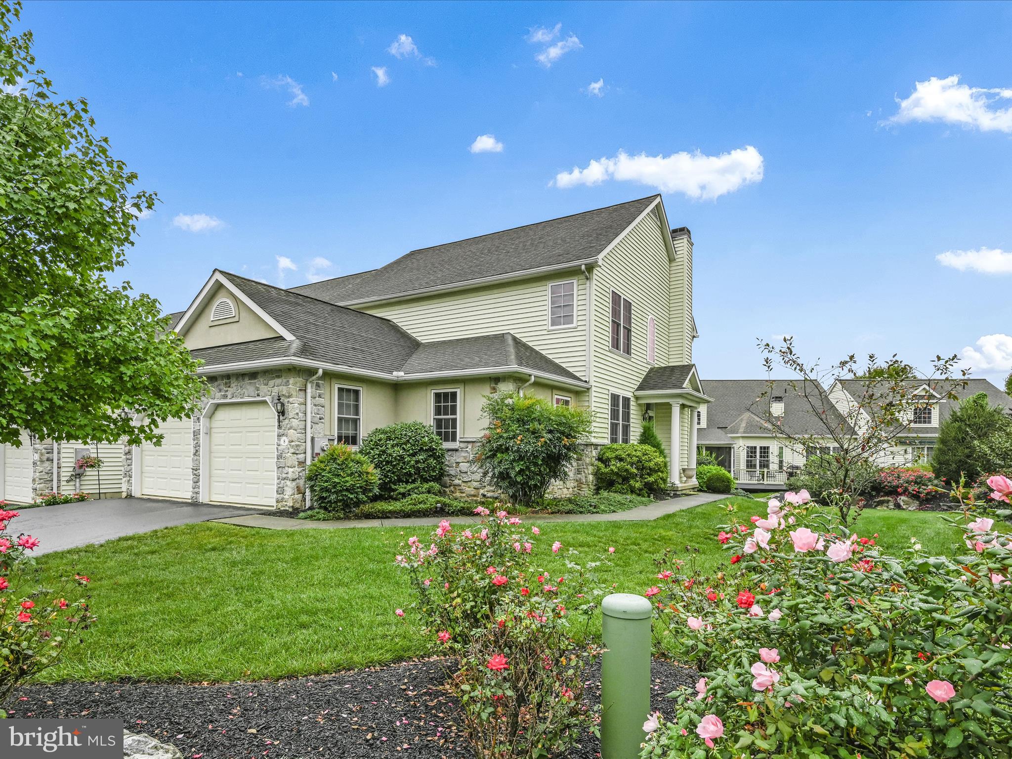 8 Red Leaf Ln