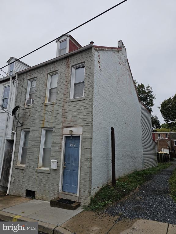 513 Lafayette St
