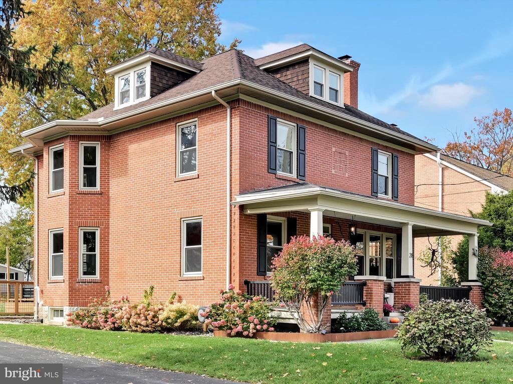 28 CHARLES ROAD