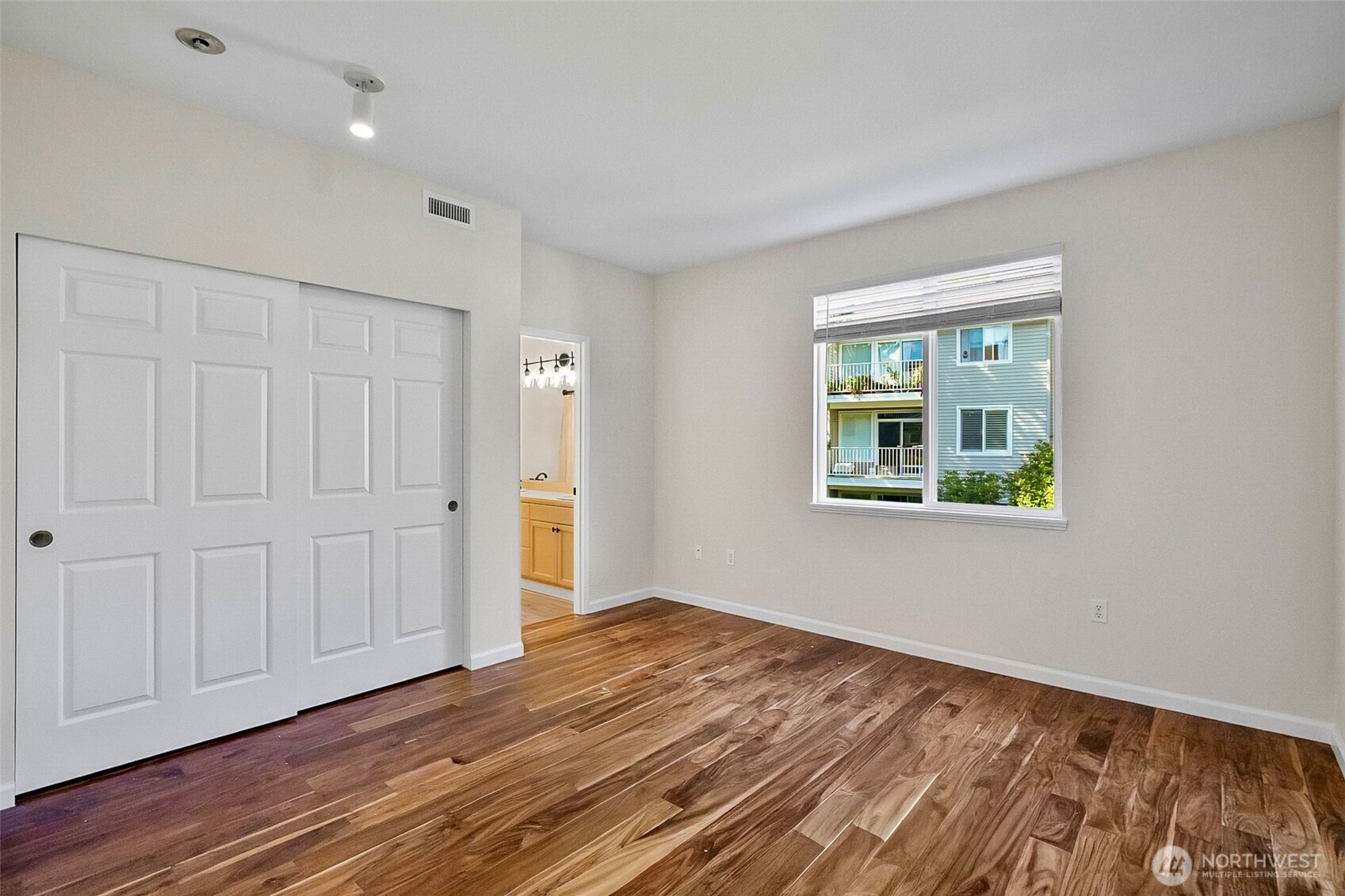 25235 SE Klahanie Boulevard Unit: J202