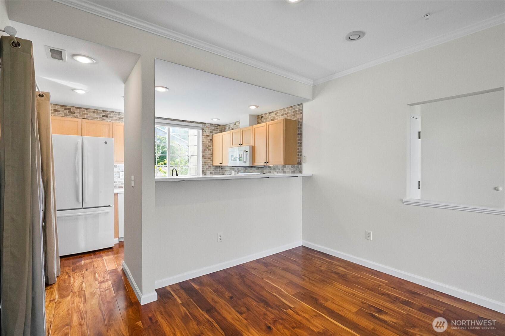 25235 SE Klahanie Boulevard Unit: J202