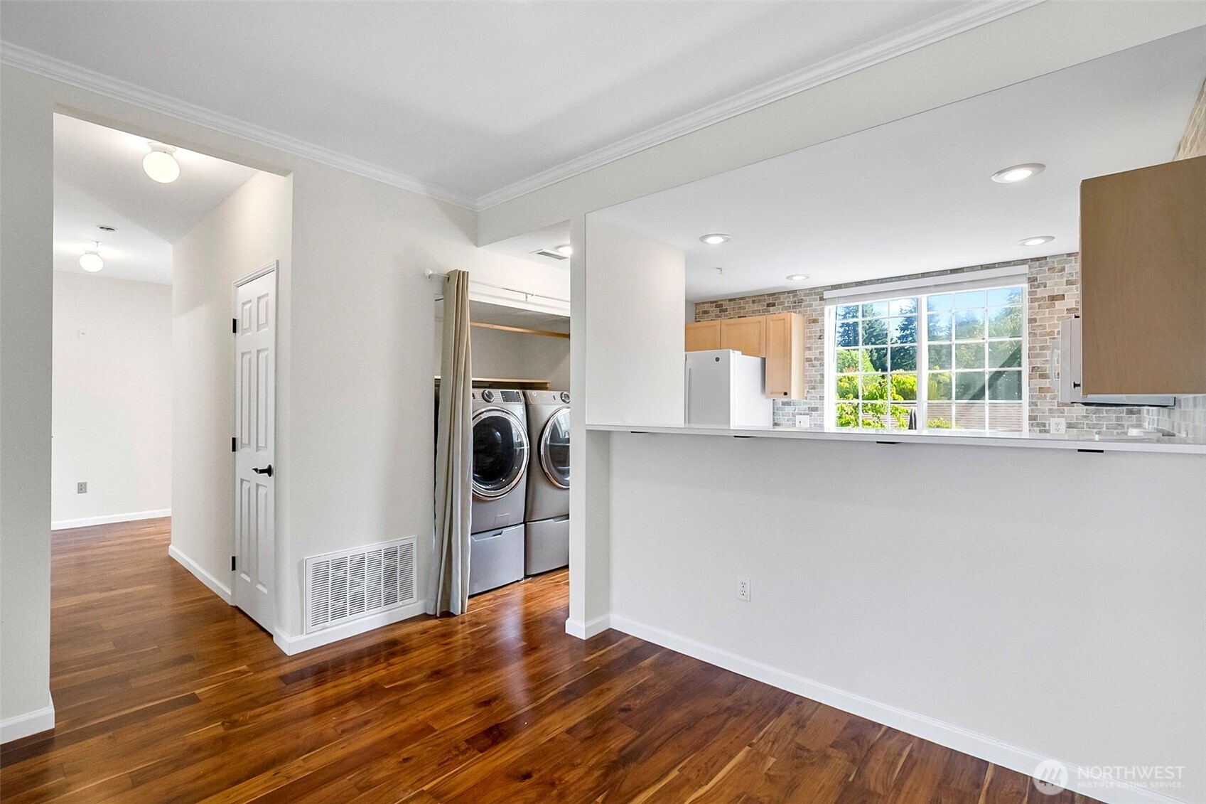 25235 SE Klahanie Boulevard Unit: J202