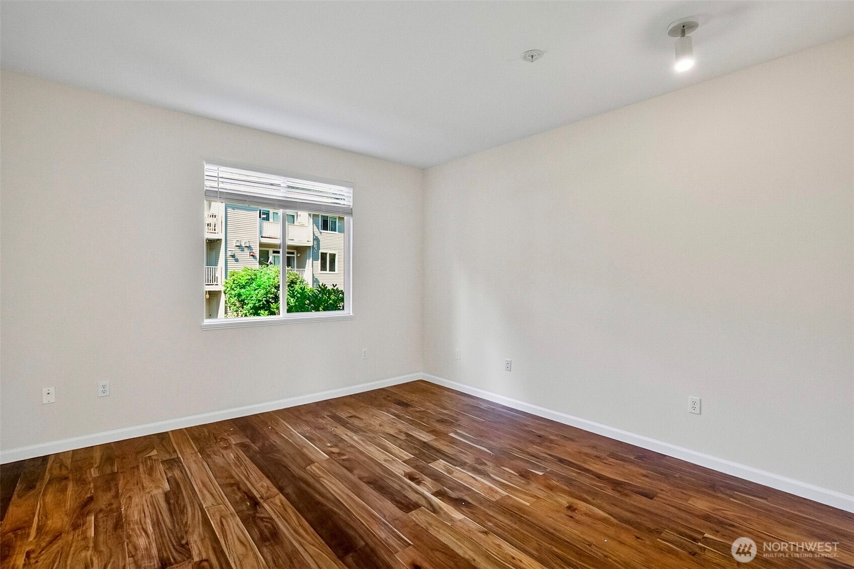 25235 SE Klahanie Boulevard Unit: J202