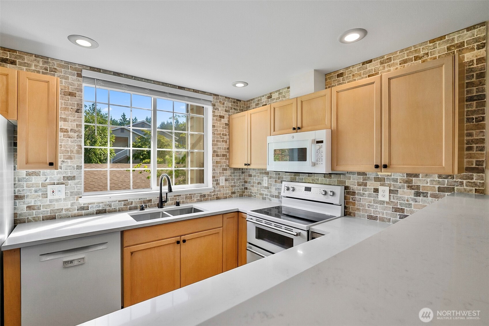 25235 SE Klahanie Boulevard Unit: J202