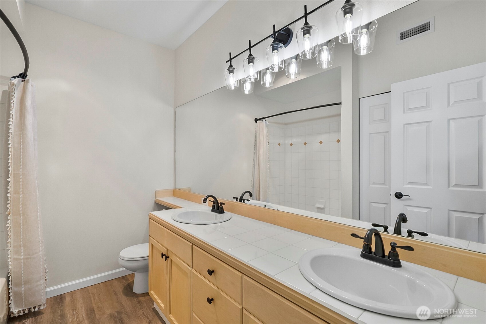 25235 SE Klahanie Boulevard Unit: J202