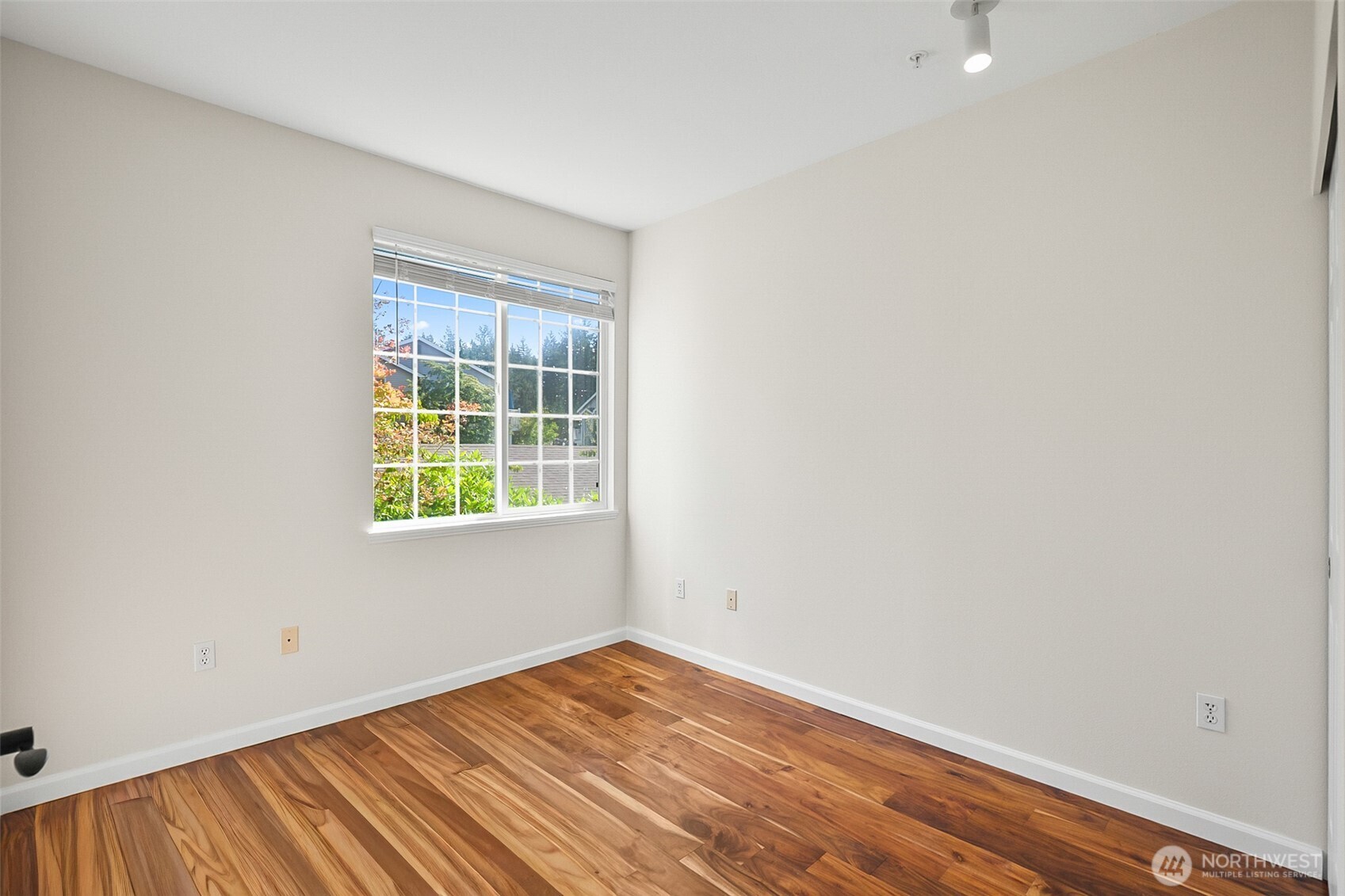 25235 SE Klahanie Boulevard Unit: J202