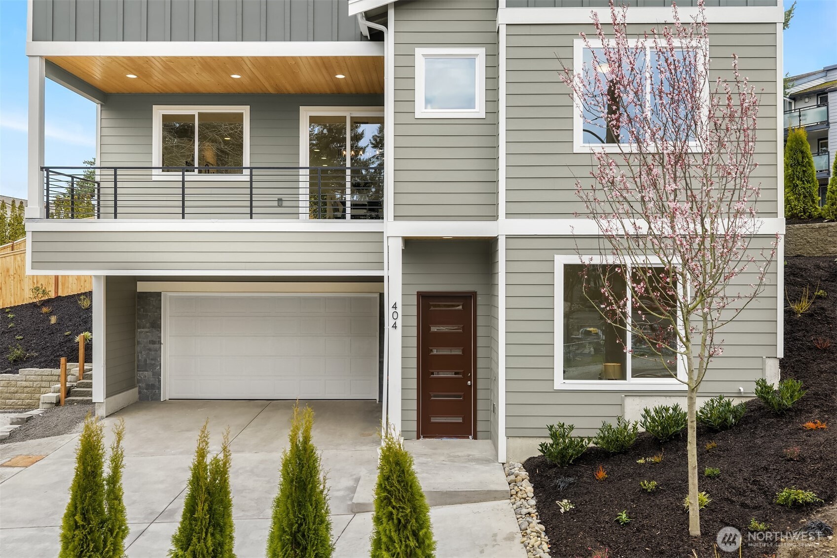 404 Edmonds Ave NE