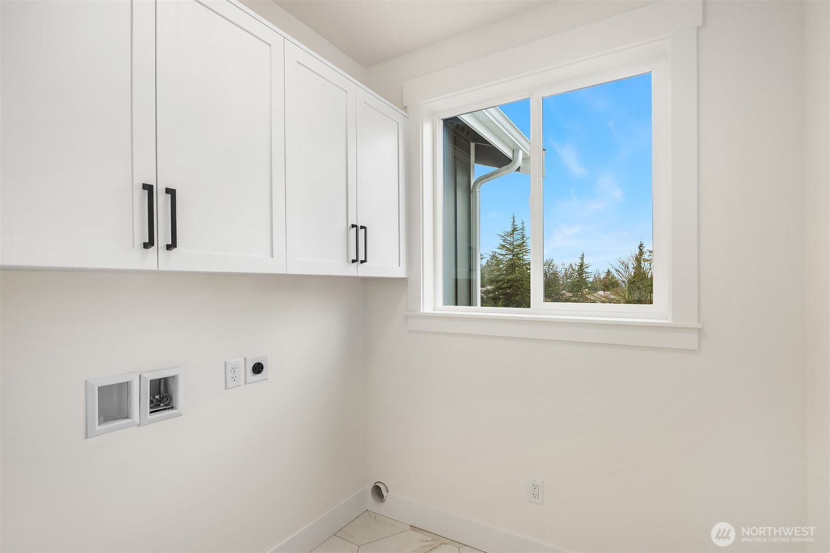 404 Edmonds Ave NE