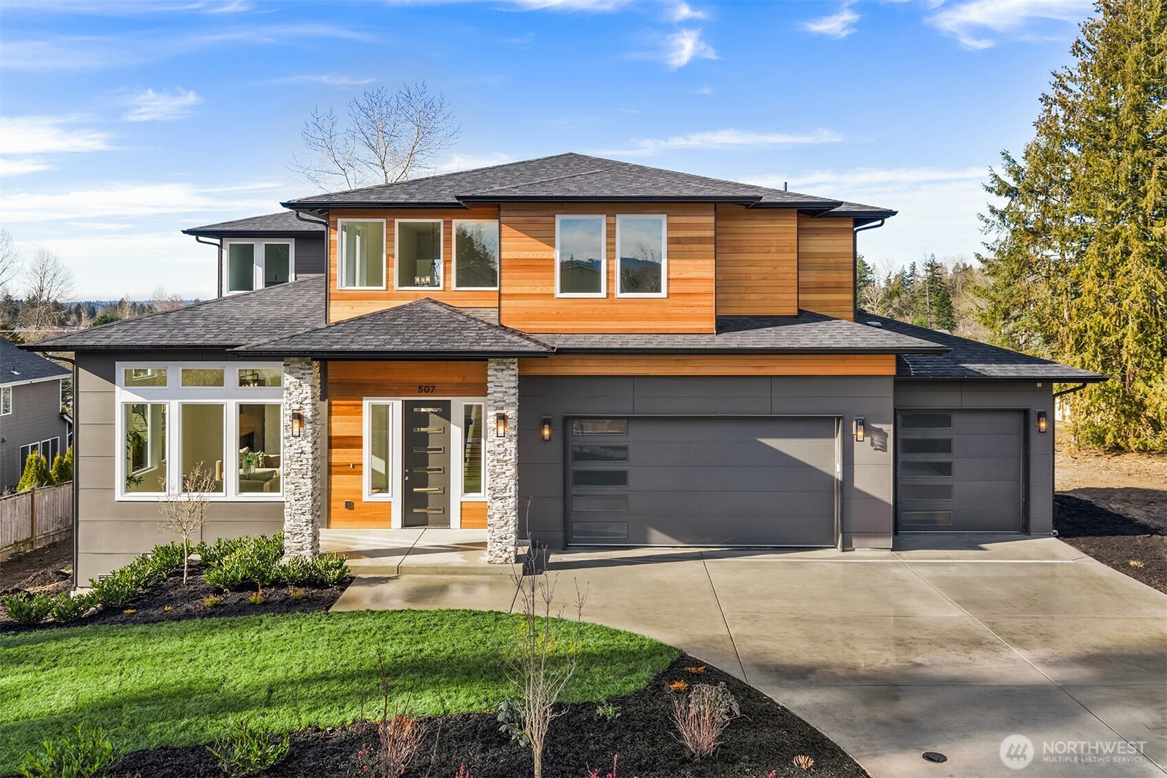 507 Orcas Ave NE