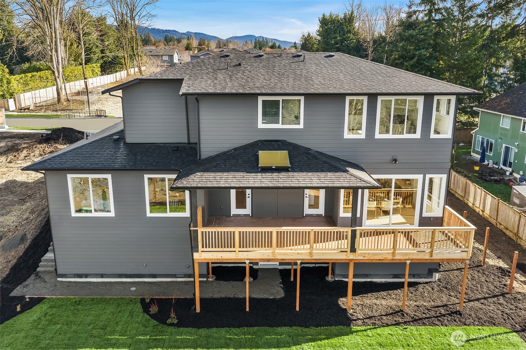 507 Orcas Ave NE