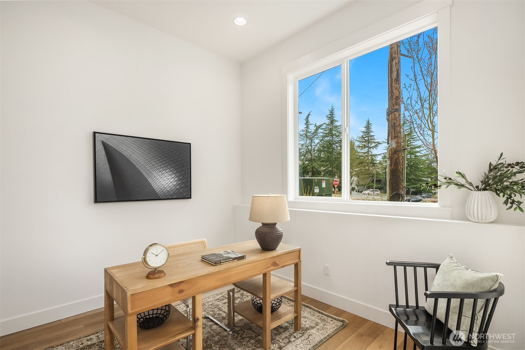 404 Edmonds Ave NE