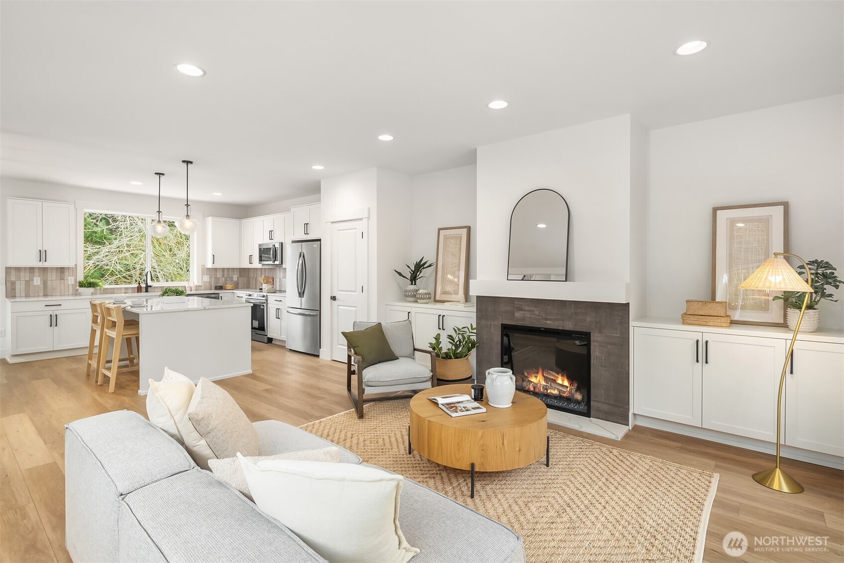 404 Edmonds Ave NE