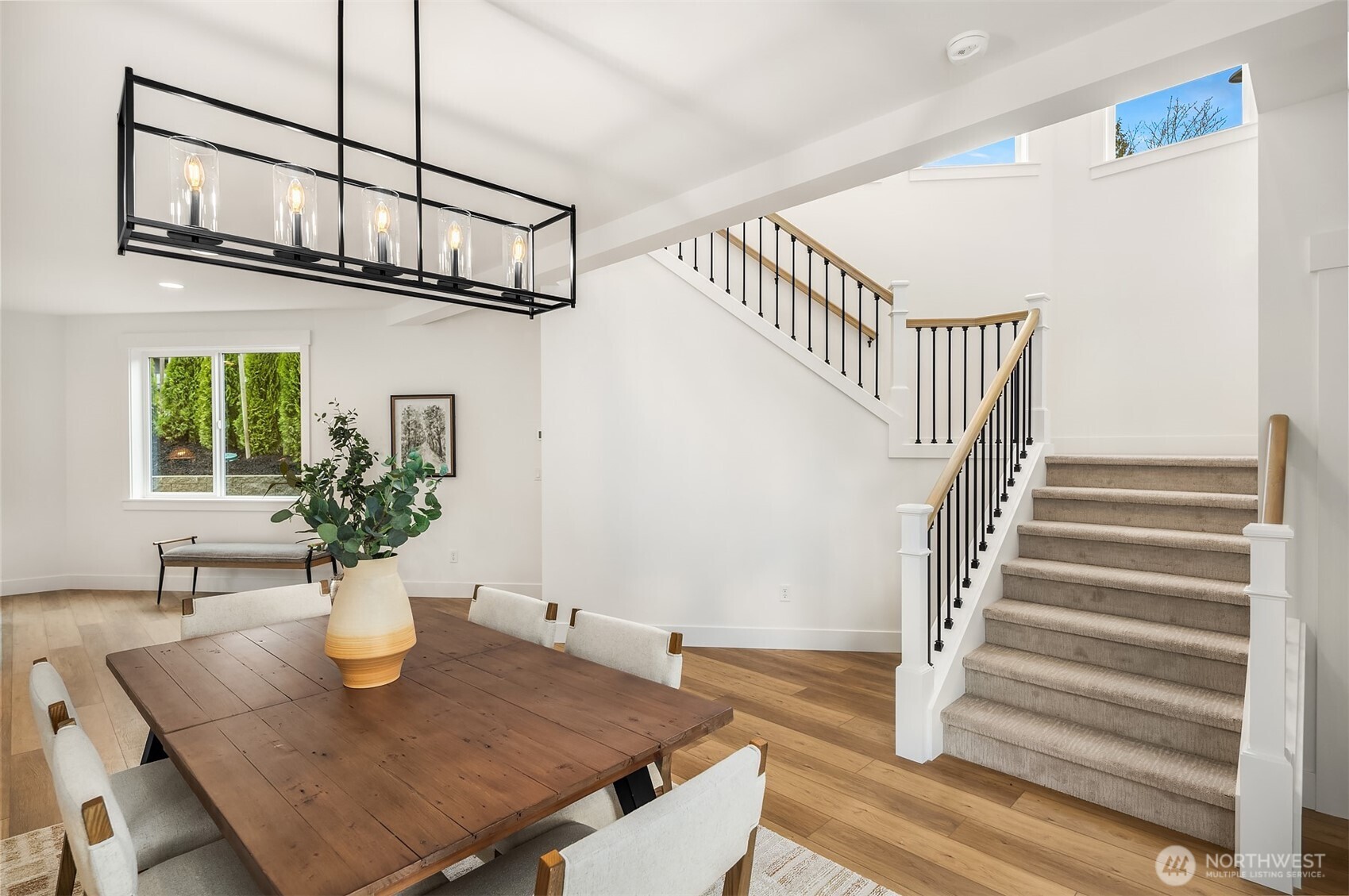 404 Edmonds Ave NE