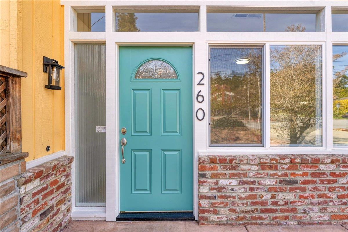 260 Goss AVE